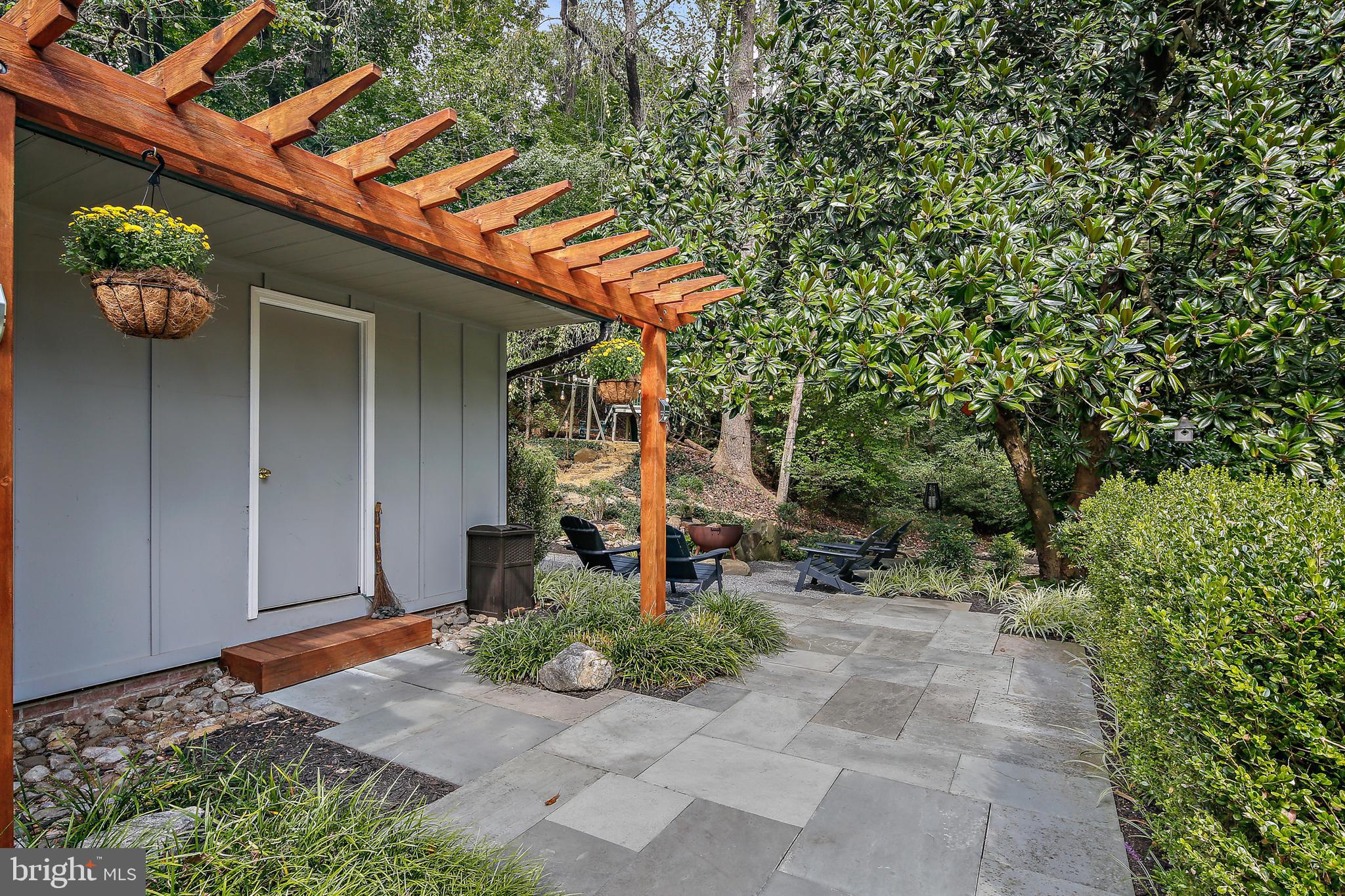 FOUR WINDS - Residential