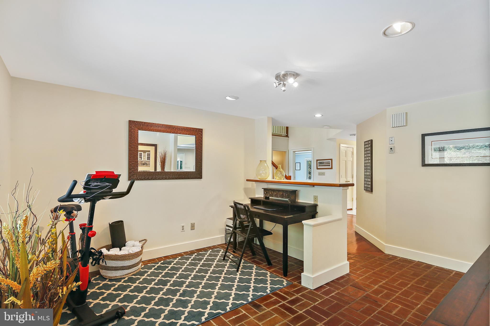 FOUR WINDS - Residential