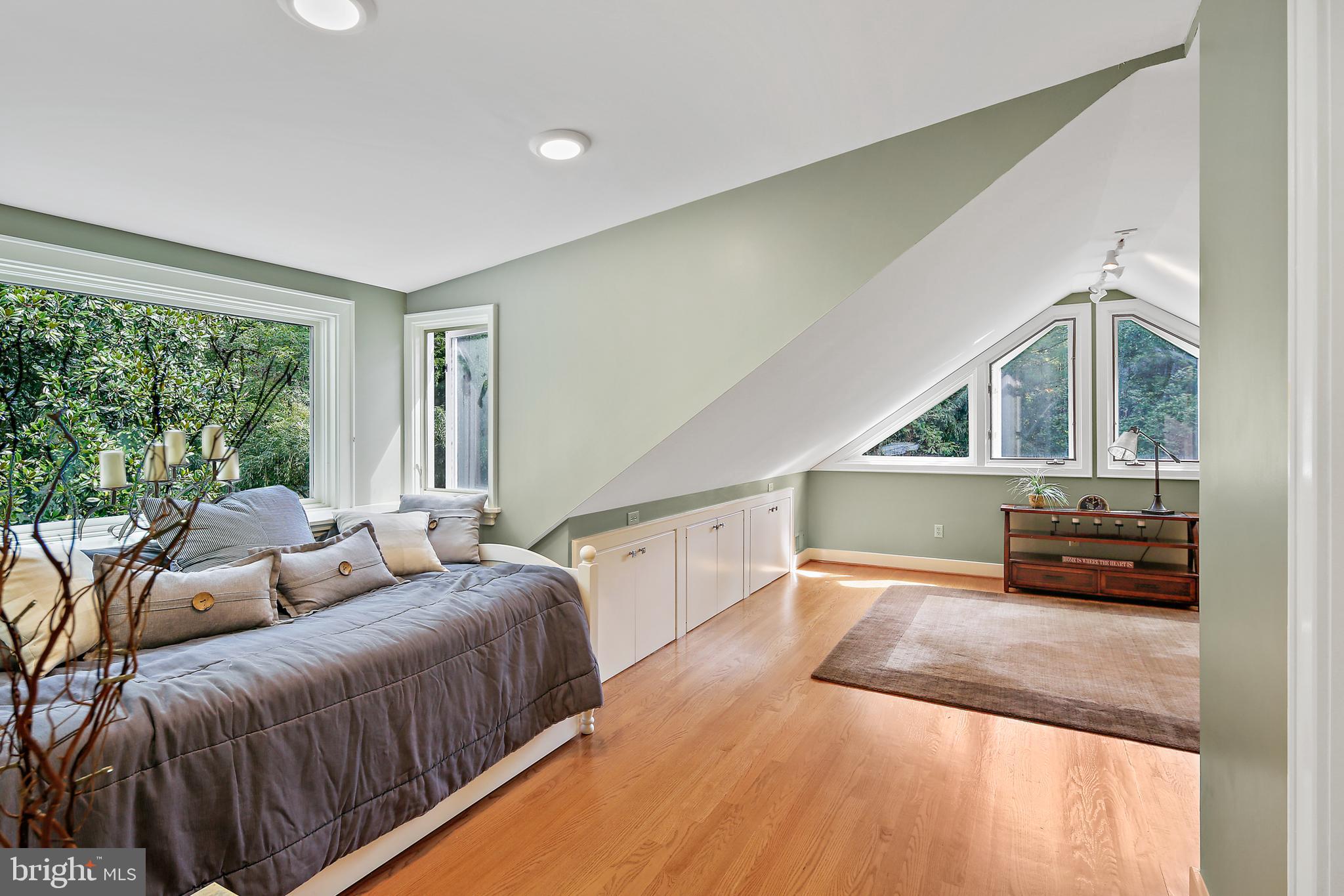 FOUR WINDS - Residential