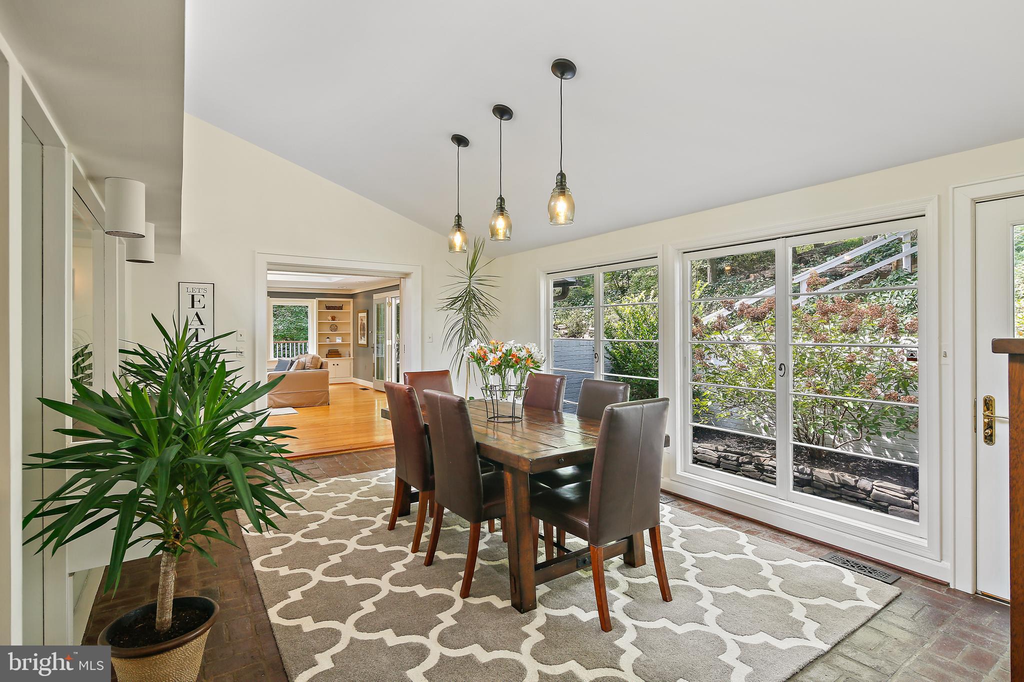 FOUR WINDS - Residential