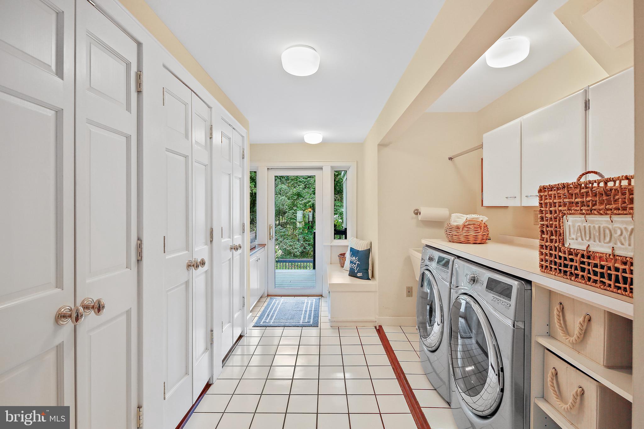 FOUR WINDS - Residential