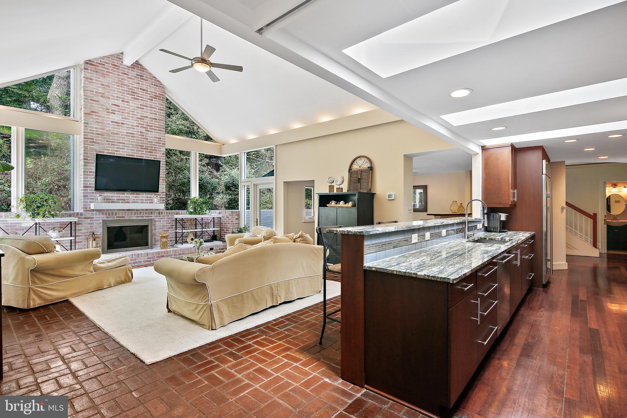 FOUR WINDS - Residential