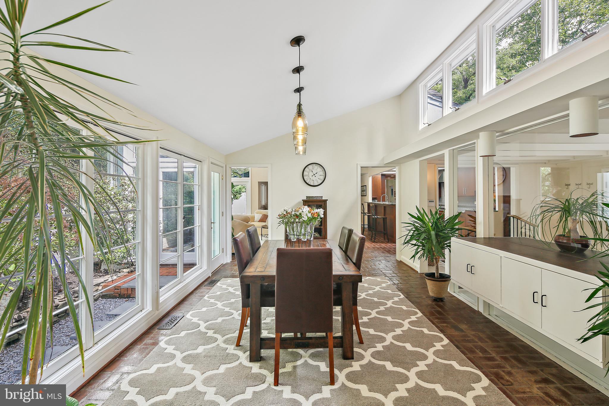 FOUR WINDS - Residential