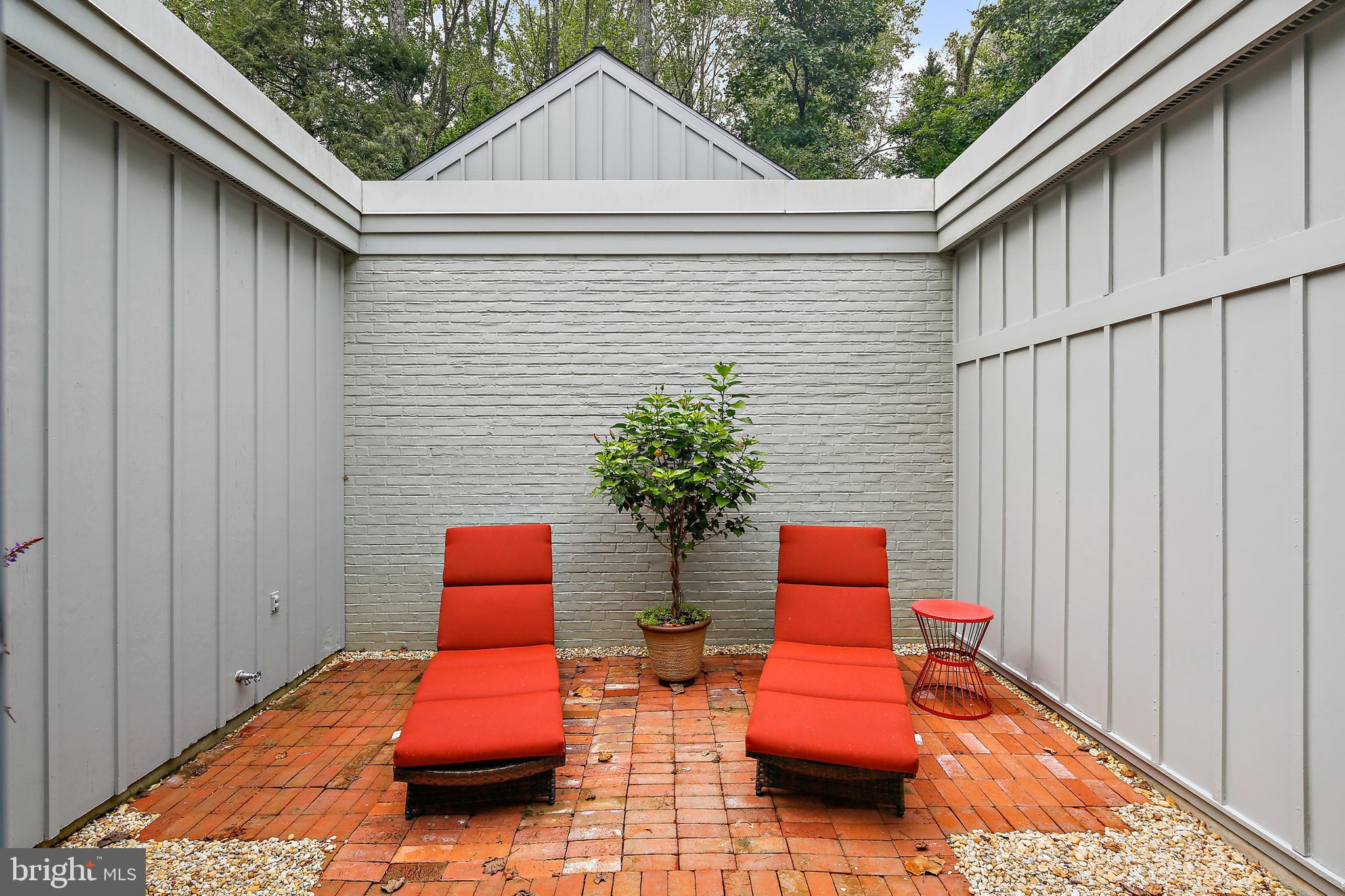 FOUR WINDS - Residential