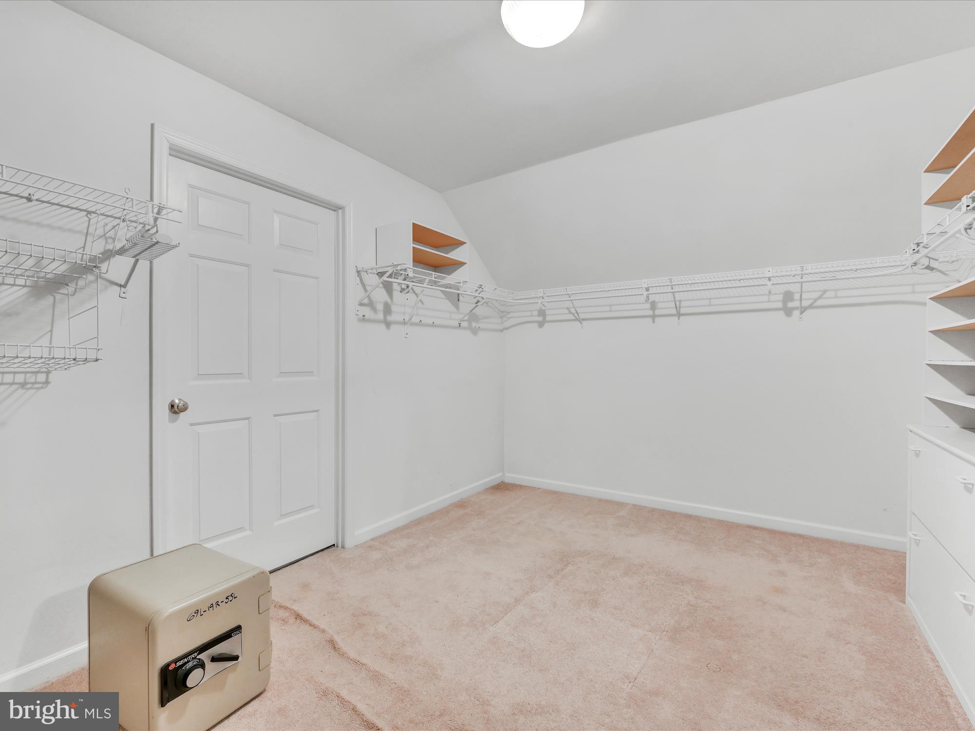 LEGION ACRES - Residential