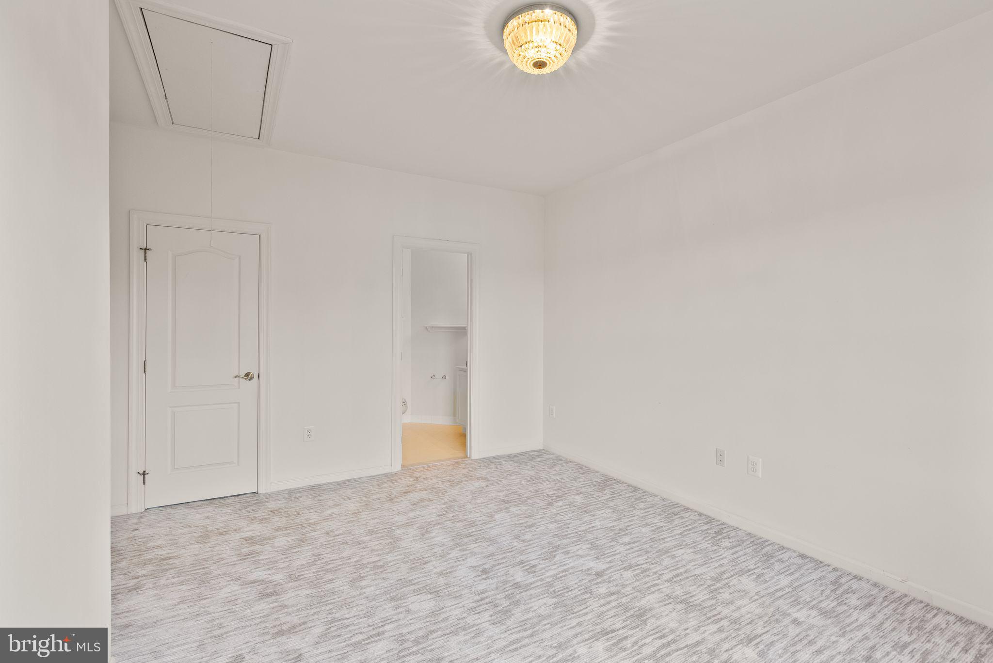 RIVER CREEK - Residential