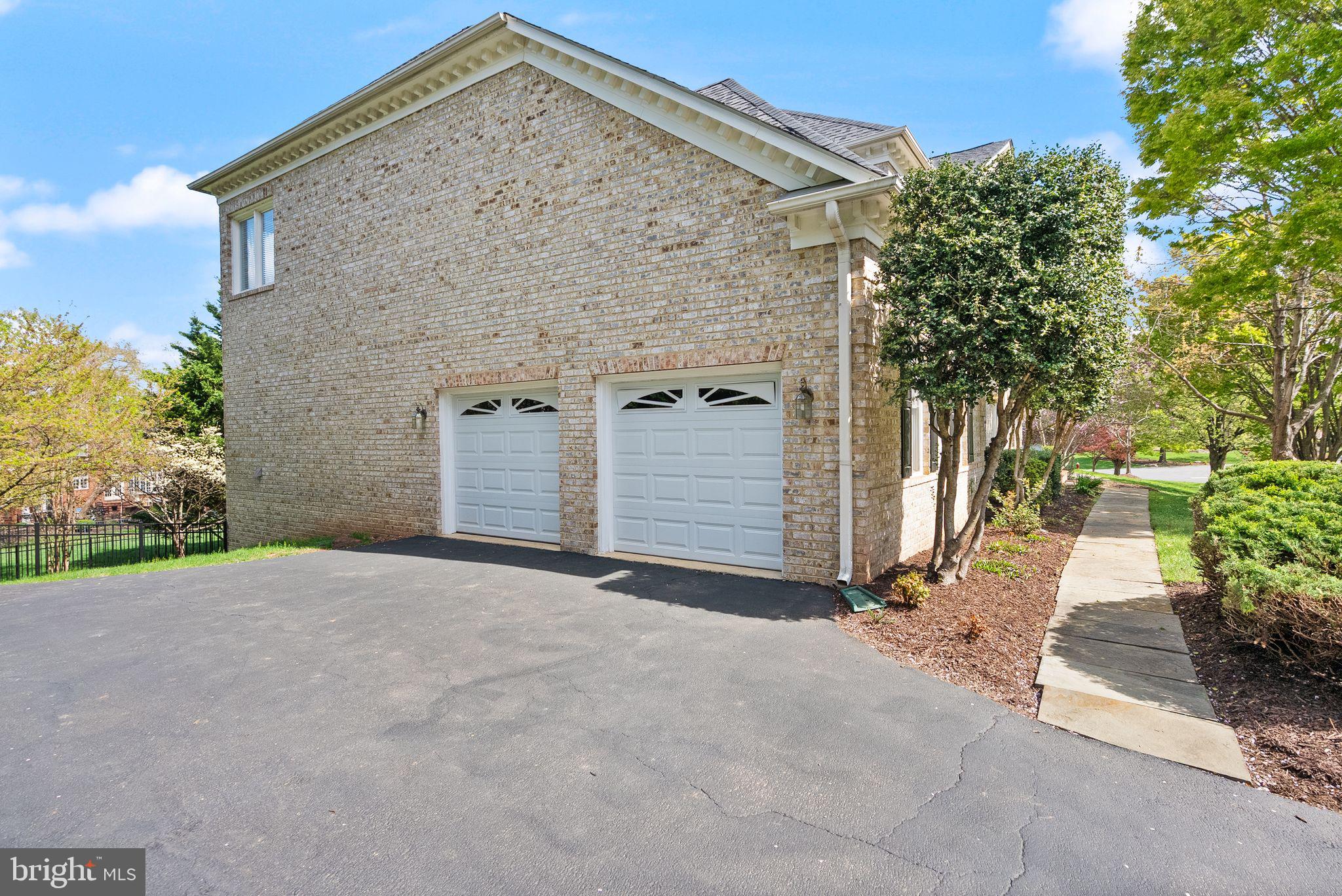 RIVER CREEK - Residential