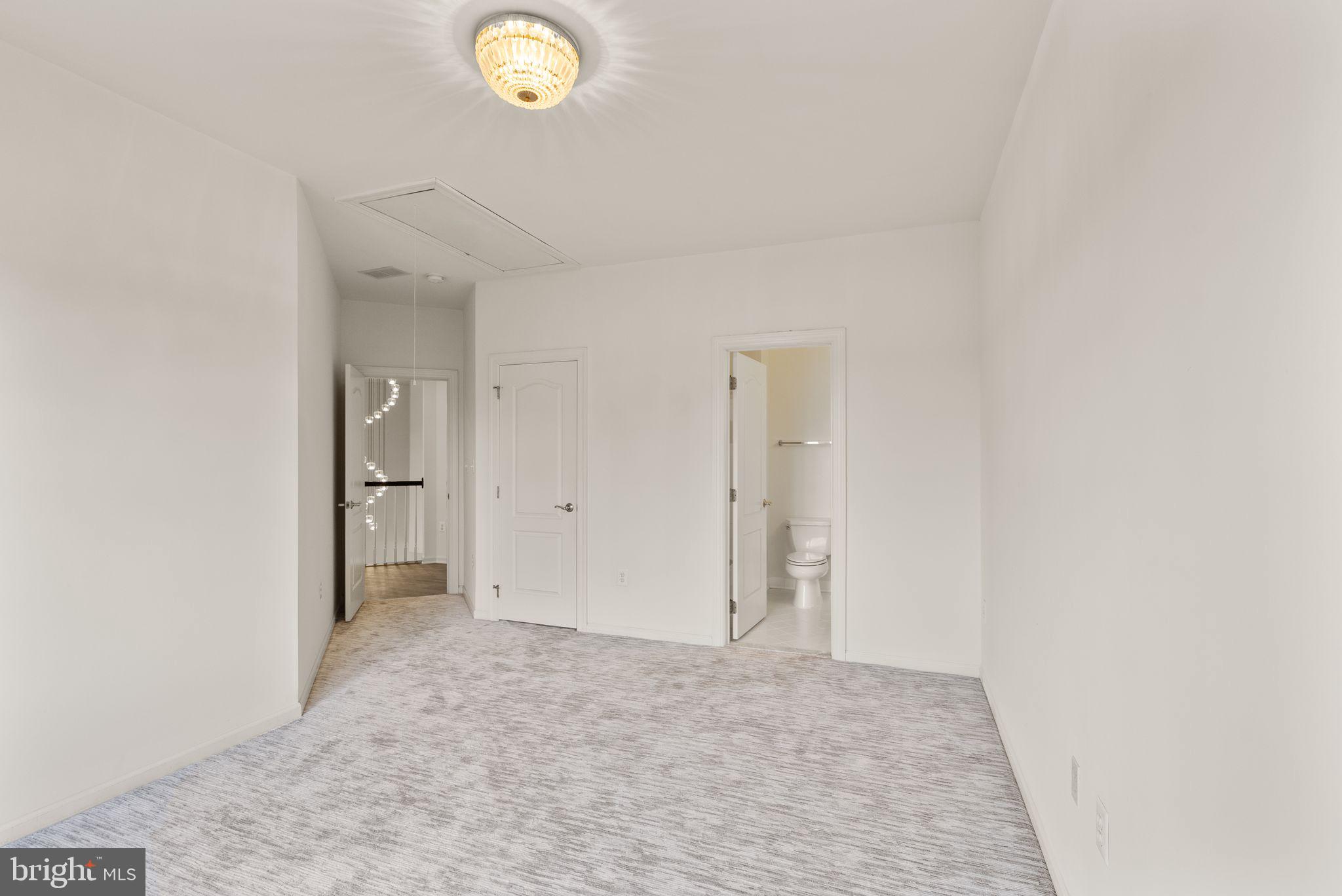 RIVER CREEK - Residential