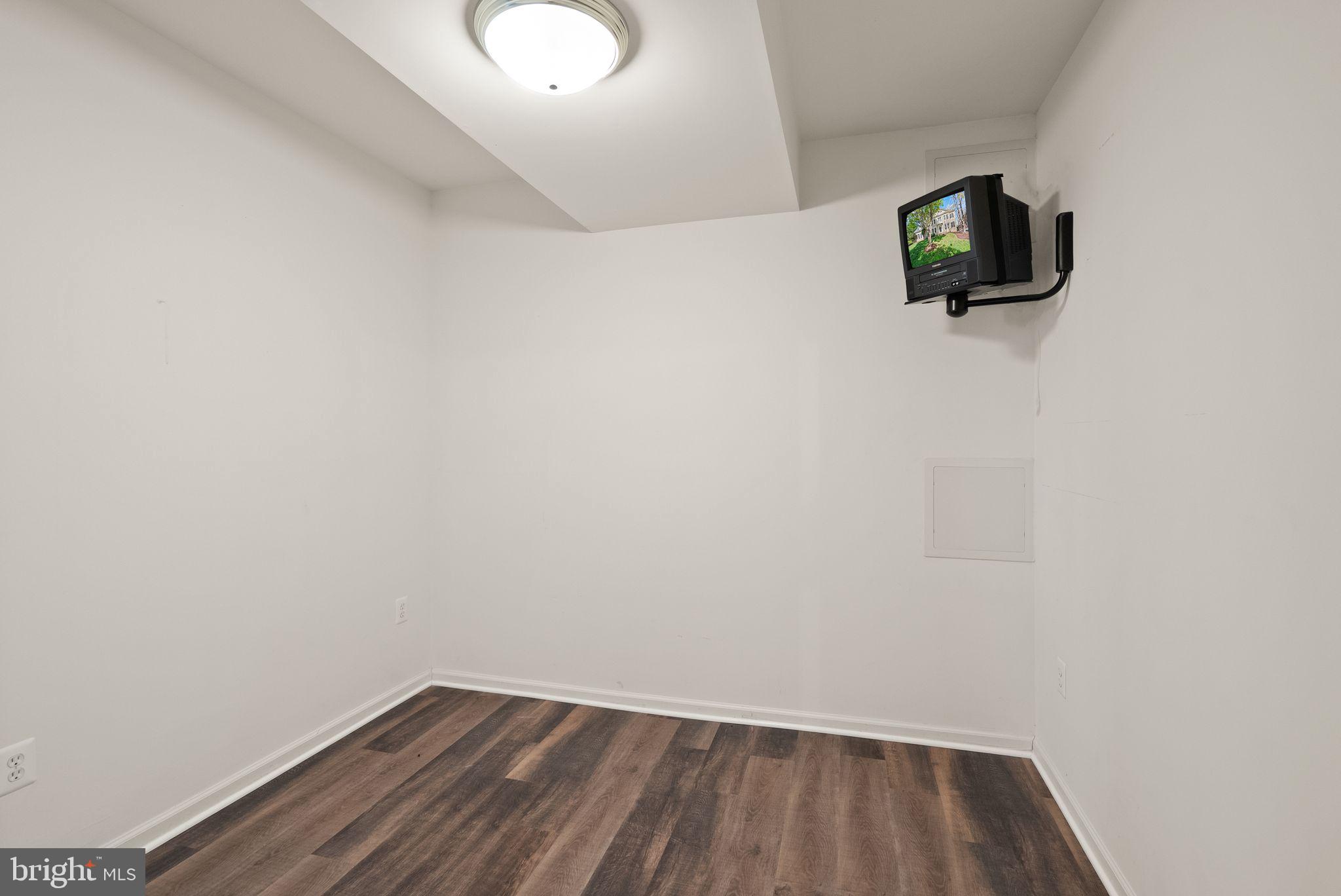 RIVER CREEK - Residential