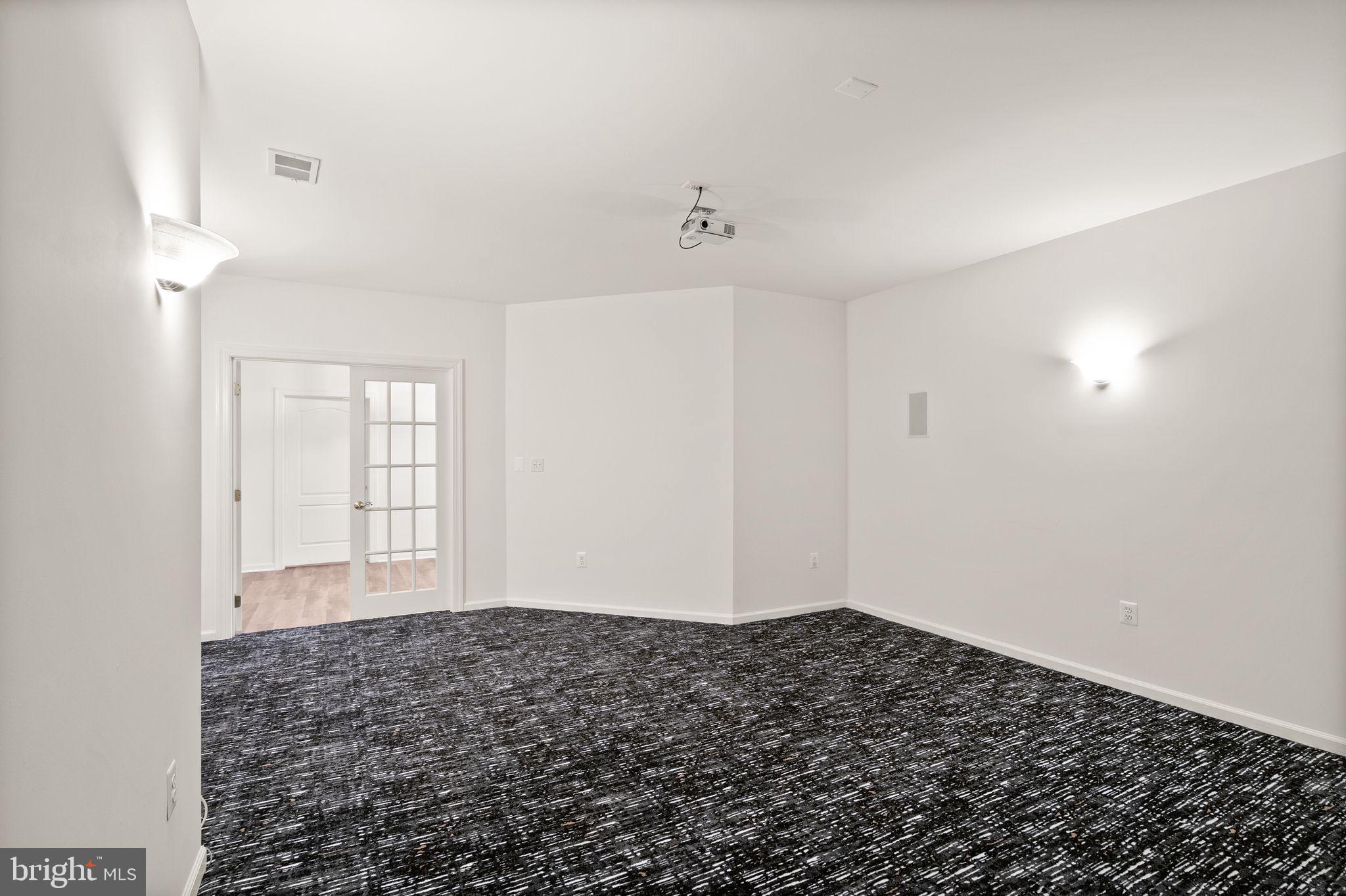 RIVER CREEK - Residential