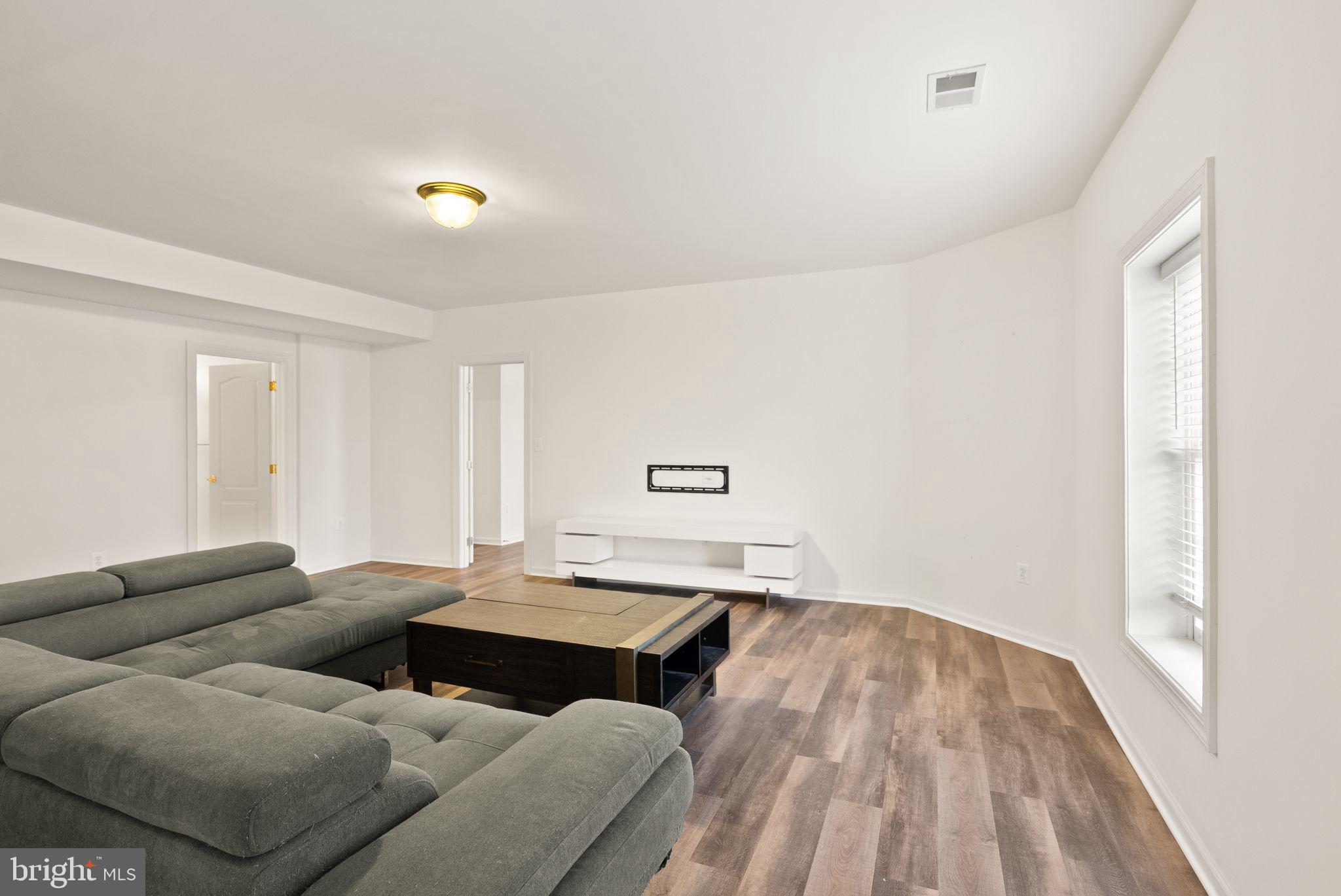 RIVER CREEK - Residential