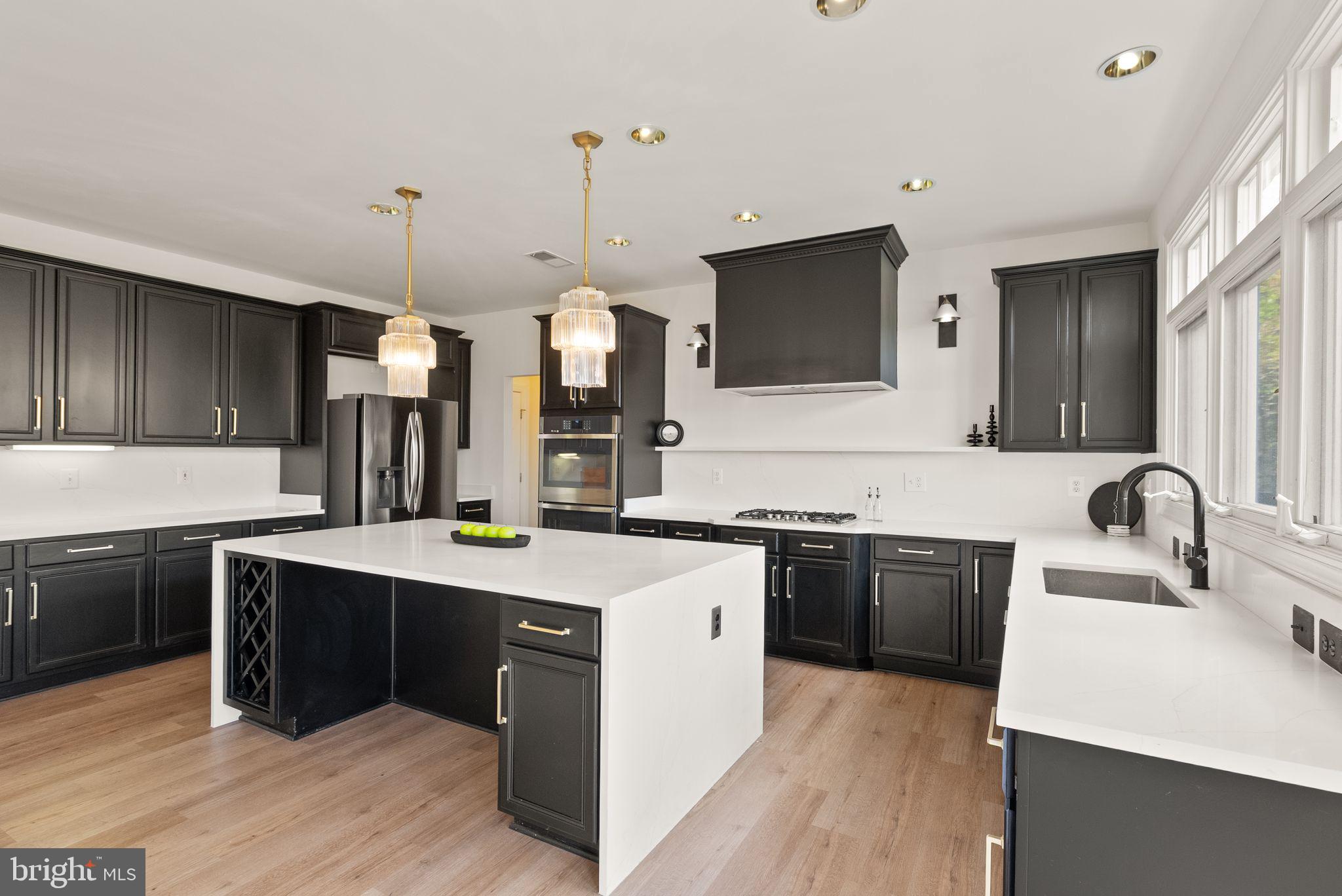 RIVER CREEK - Residential