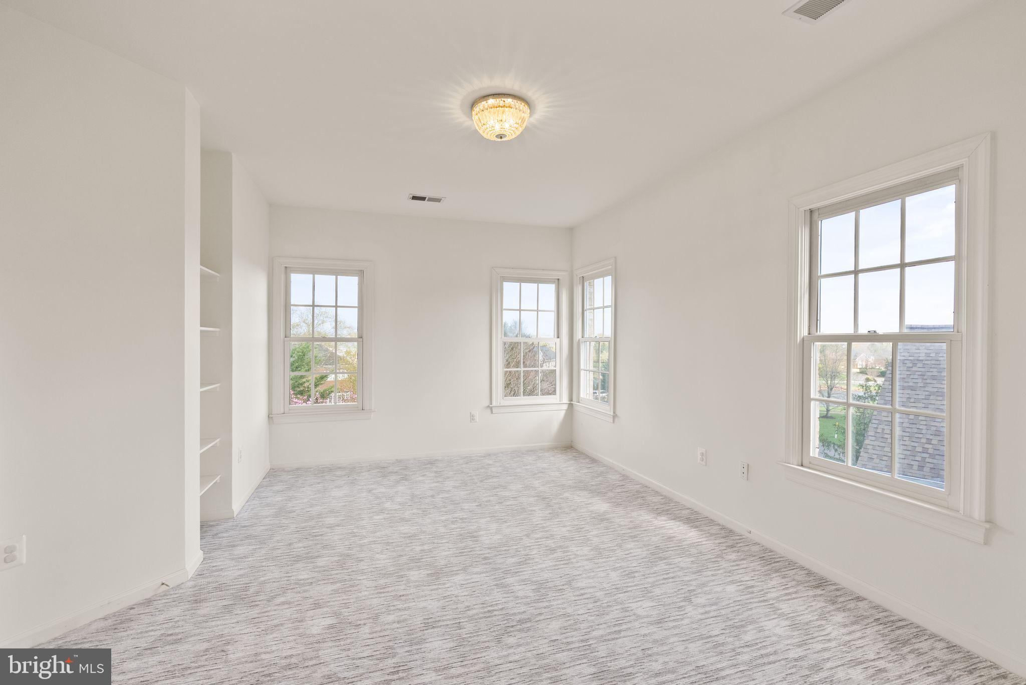 RIVER CREEK - Residential