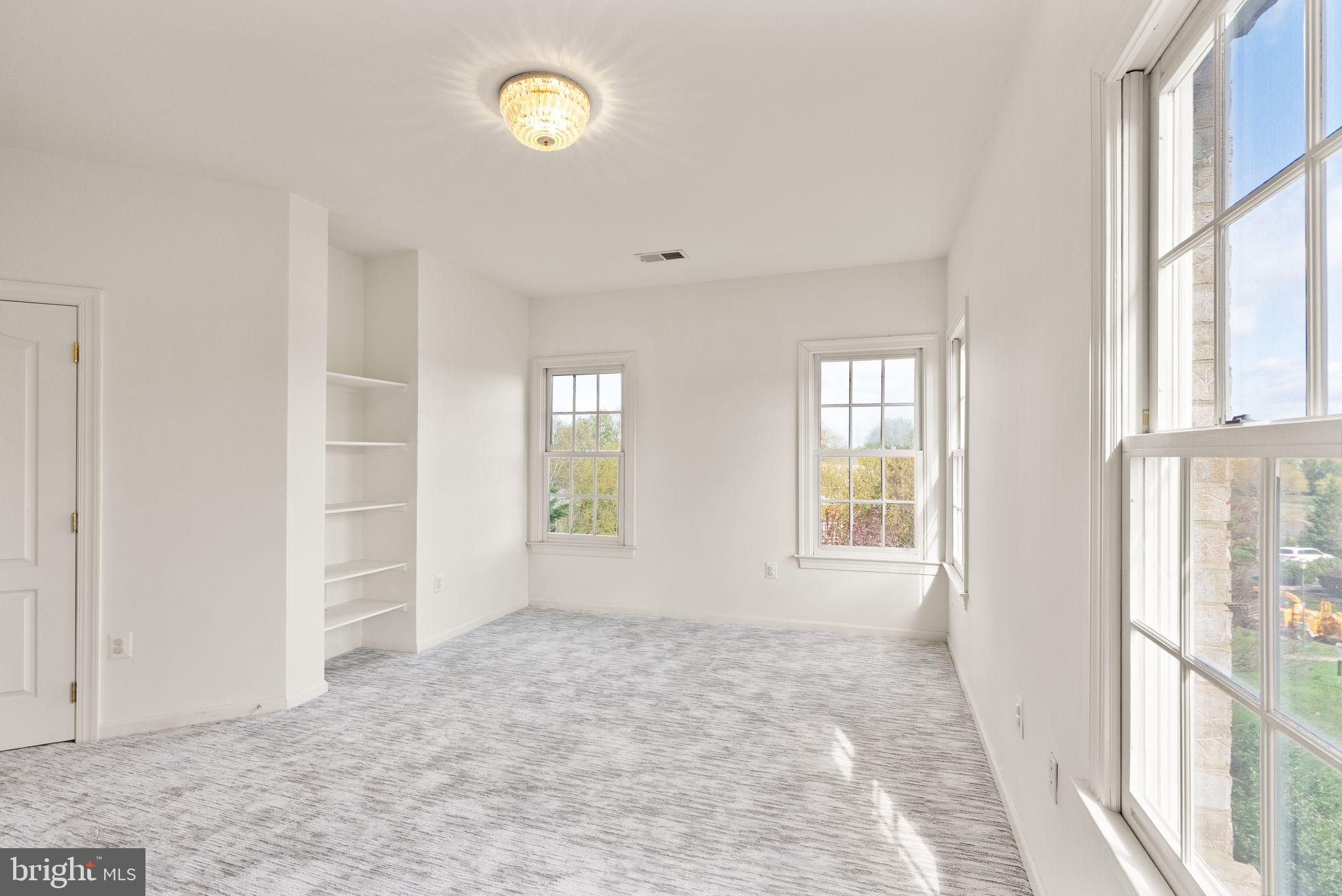 RIVER CREEK - Residential