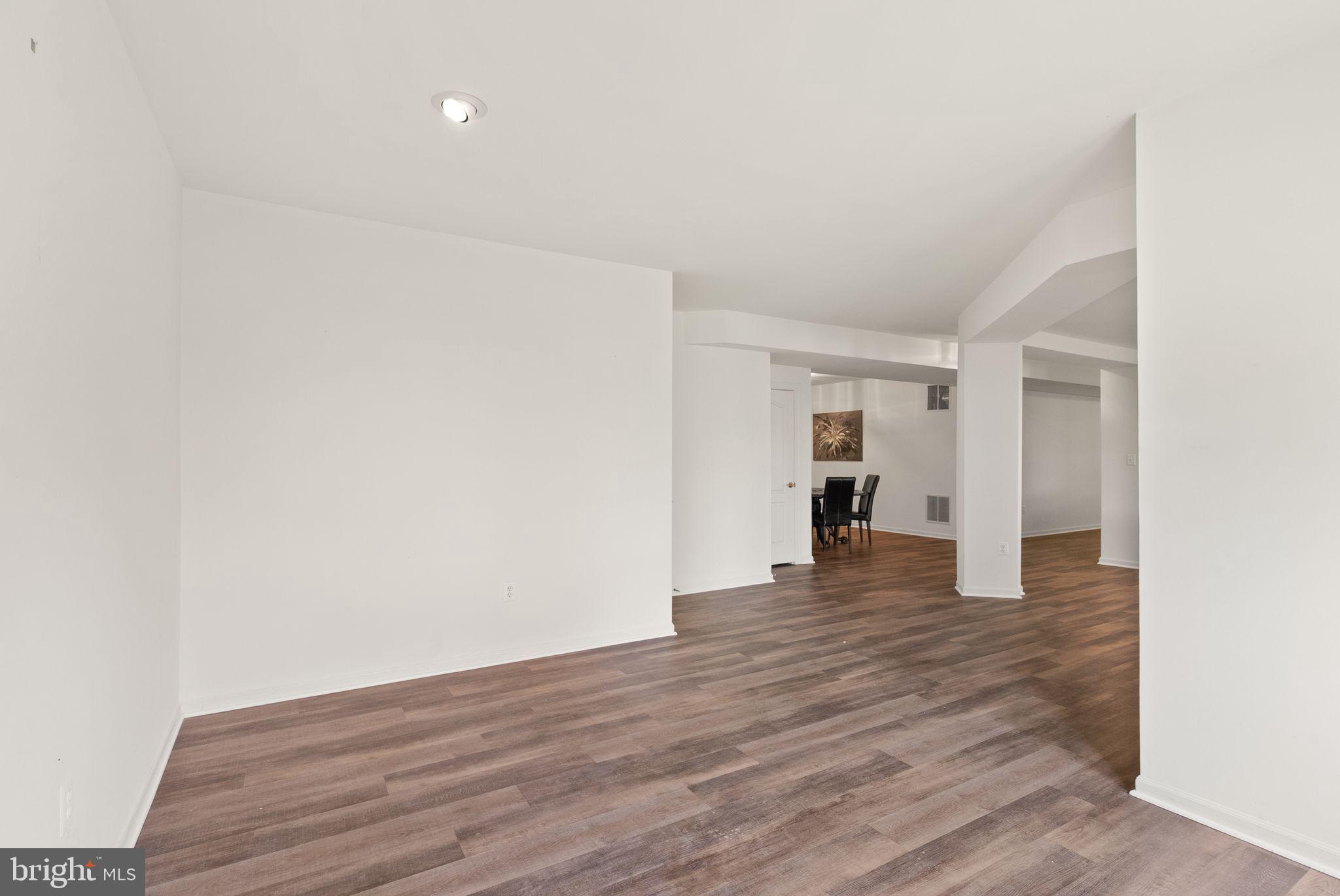 RIVER CREEK - Residential