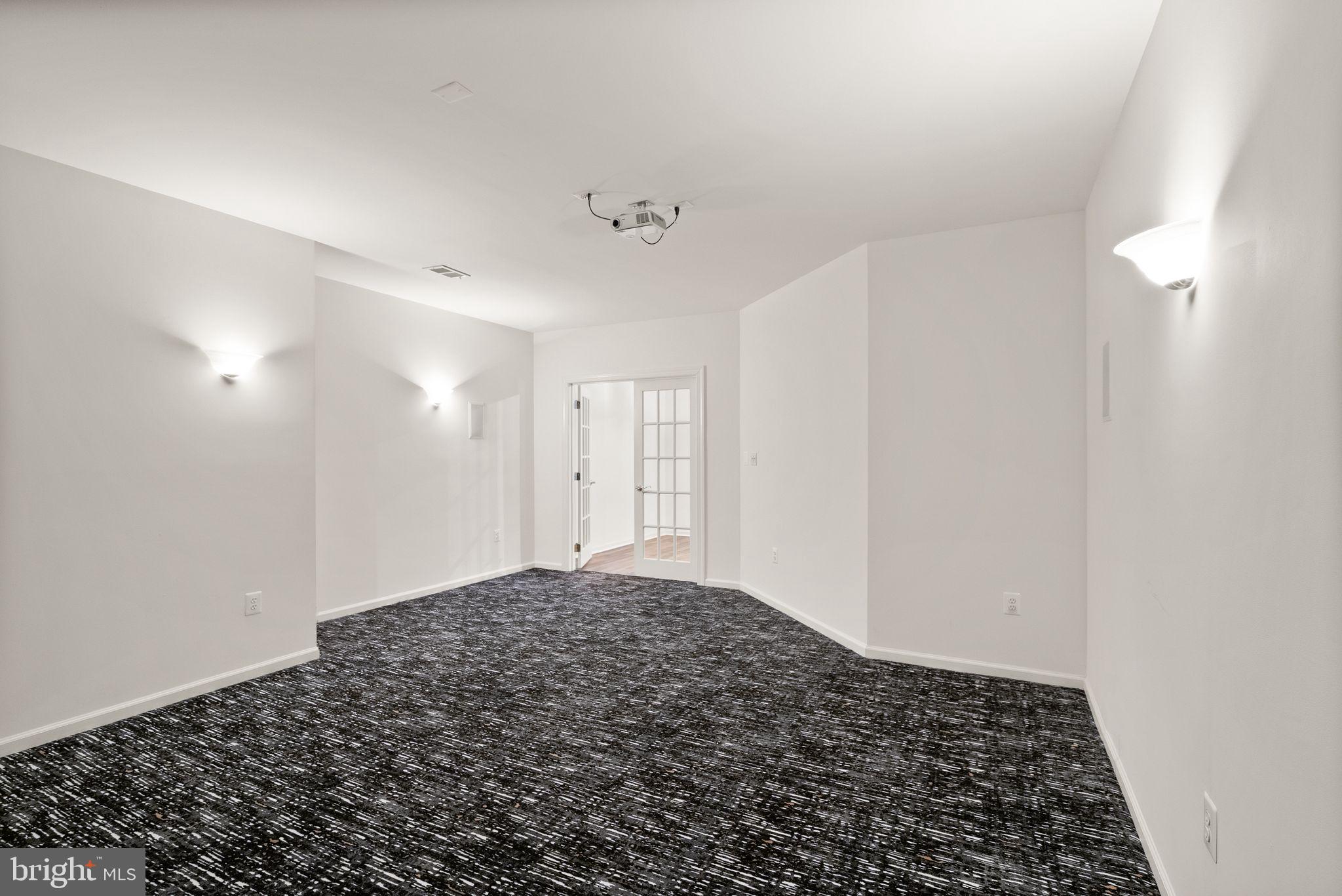 RIVER CREEK - Residential