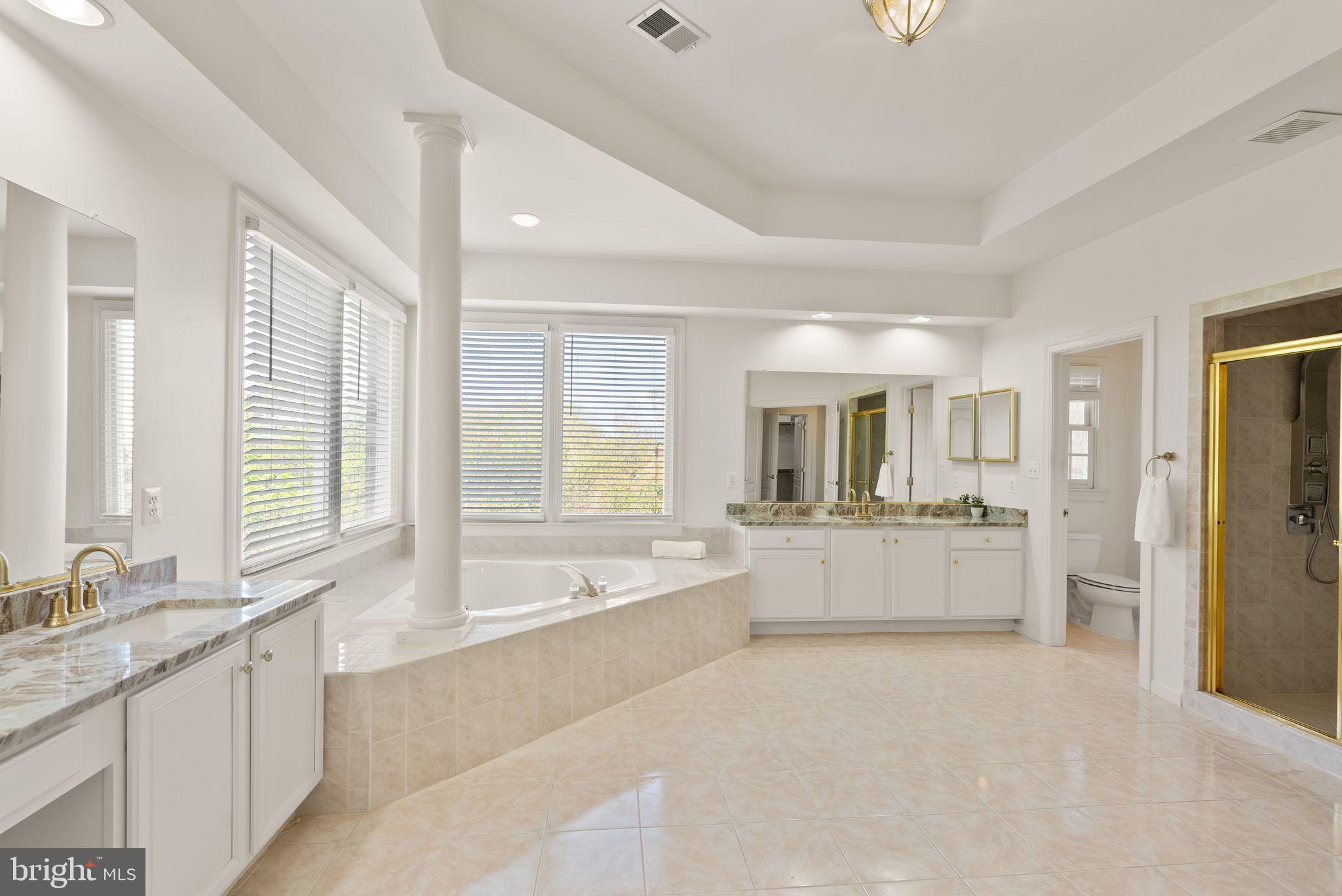 RIVER CREEK - Residential