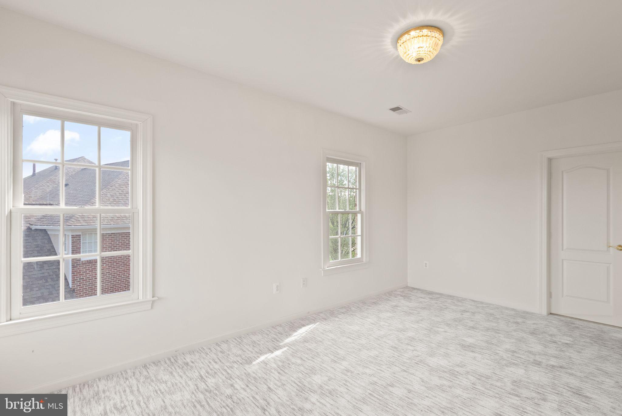 RIVER CREEK - Residential