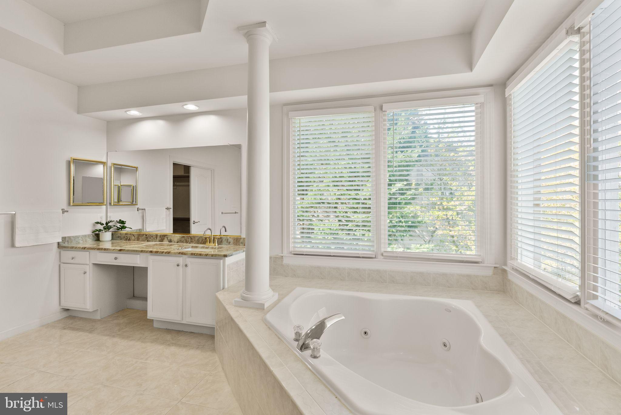 RIVER CREEK - Residential