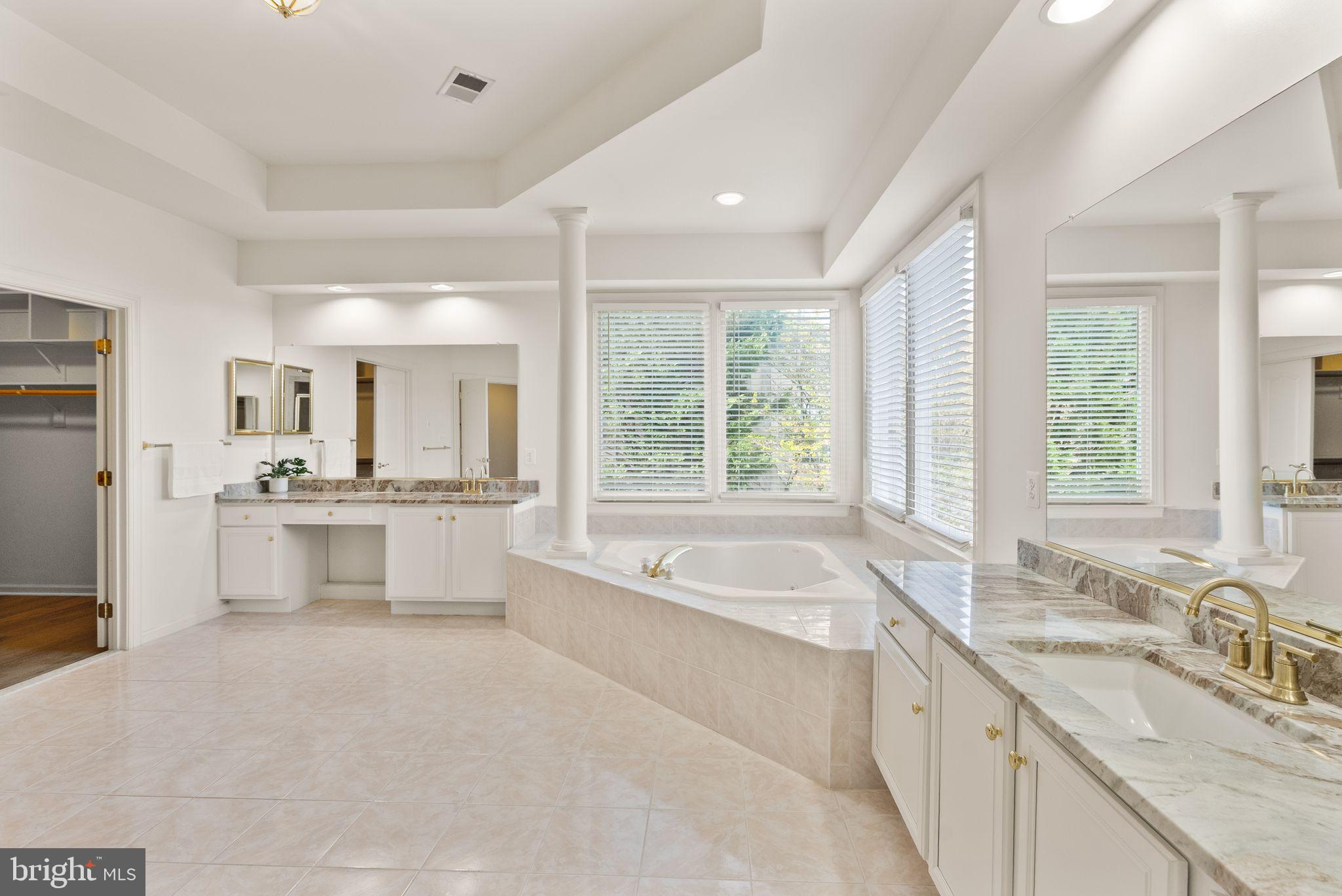 RIVER CREEK - Residential