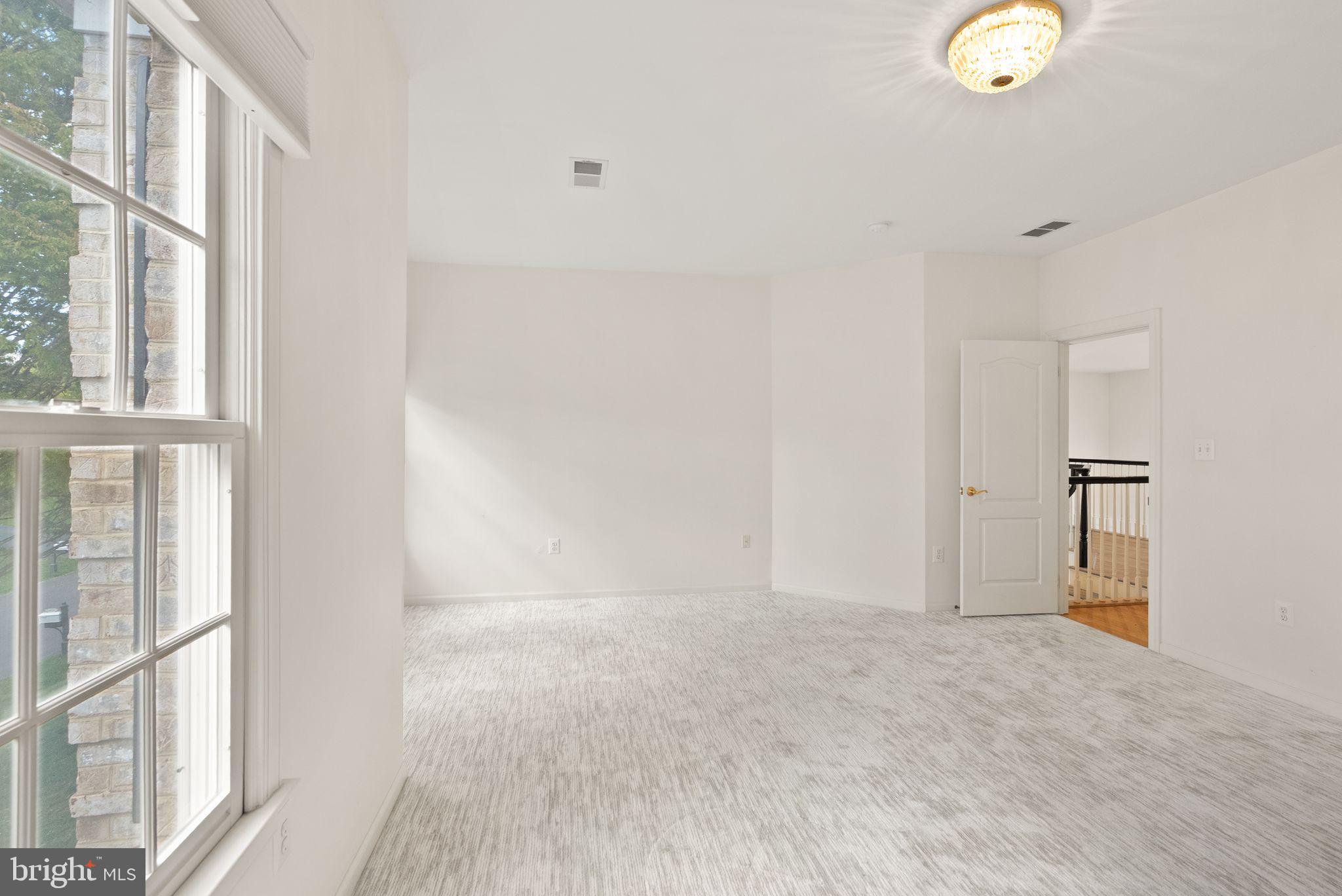 RIVER CREEK - Residential