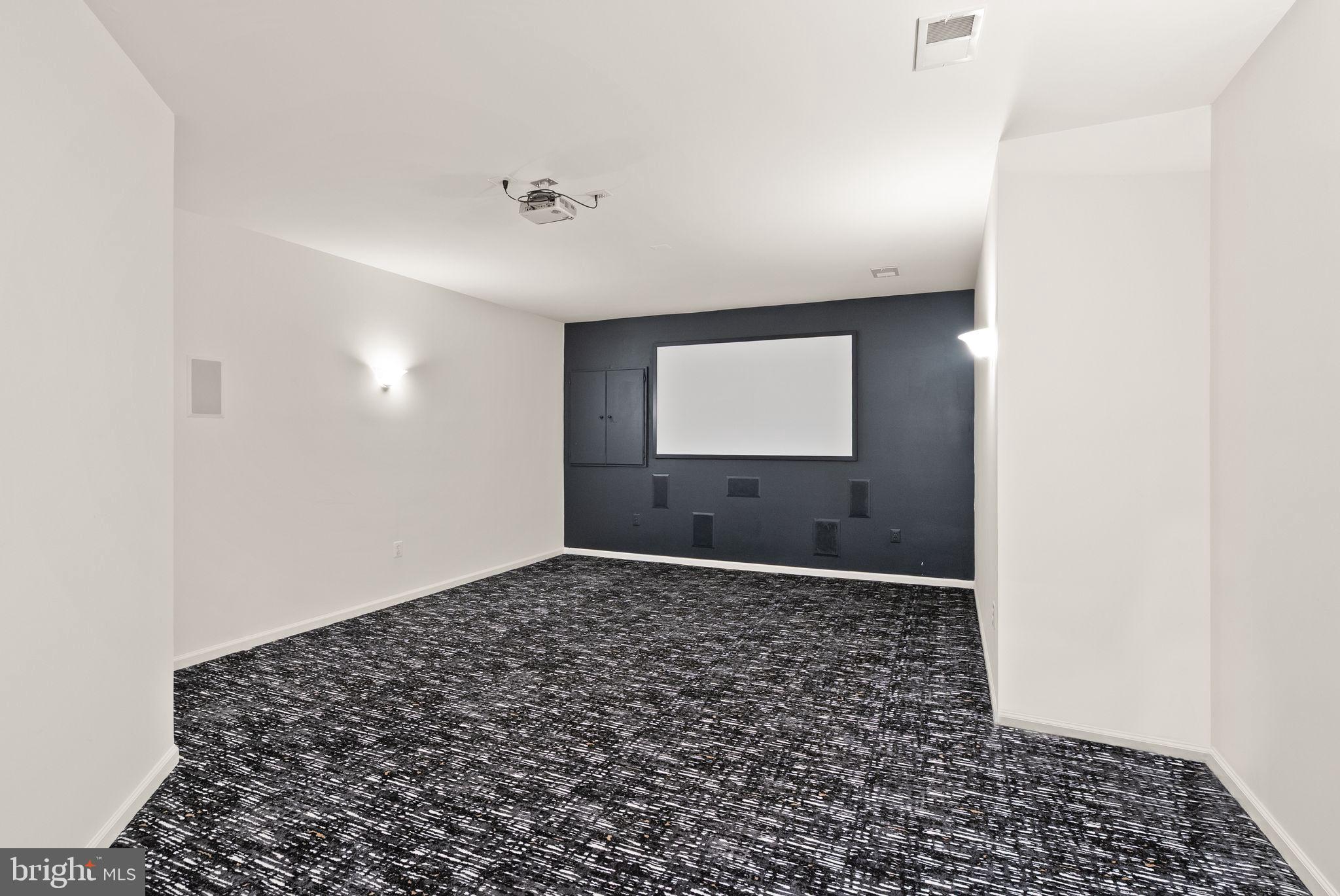 RIVER CREEK - Residential