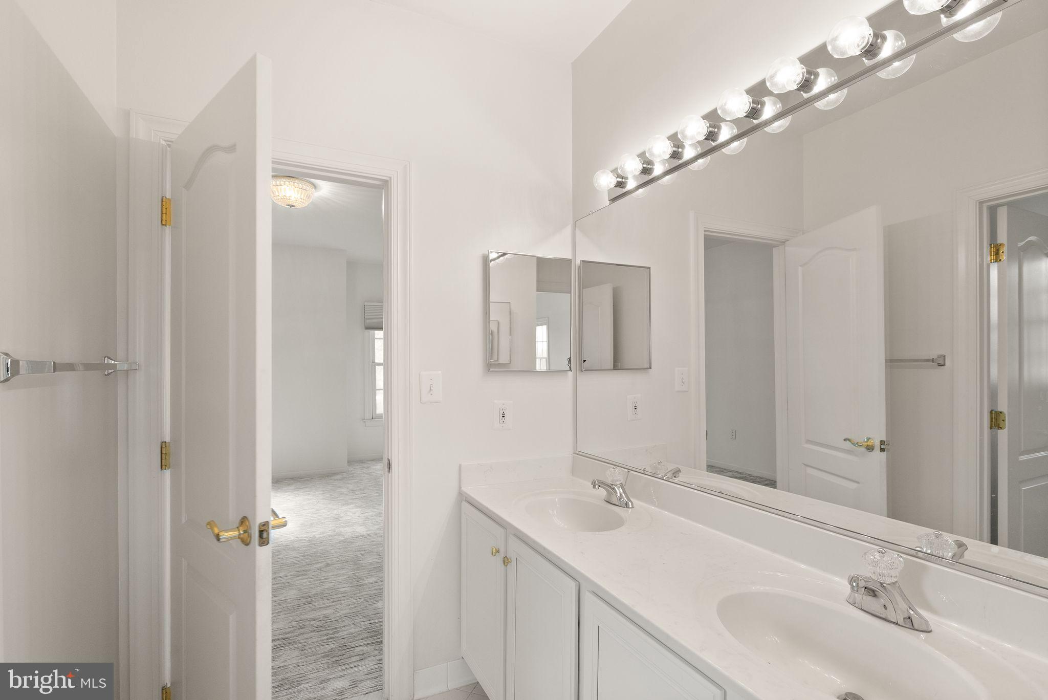 RIVER CREEK - Residential