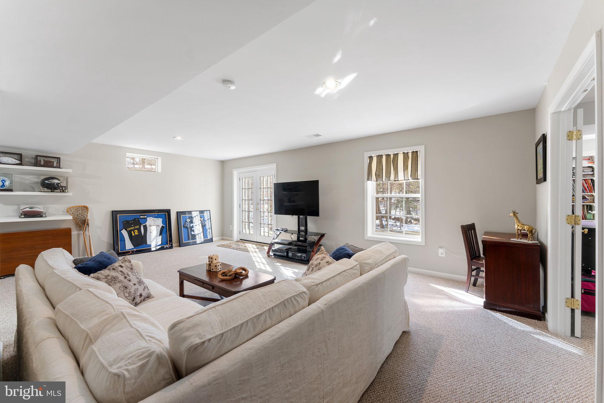 MEADOWBROOK WOODS - Residential