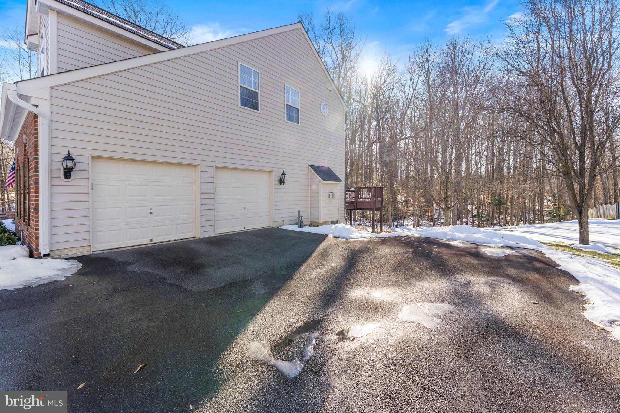 MEADOWBROOK WOODS - Residential