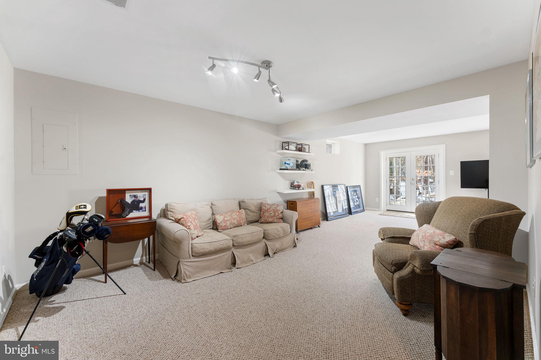 MEADOWBROOK WOODS - Residential