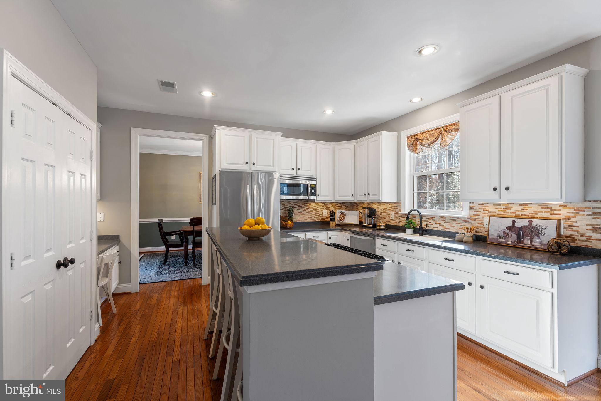 MEADOWBROOK WOODS - Residential