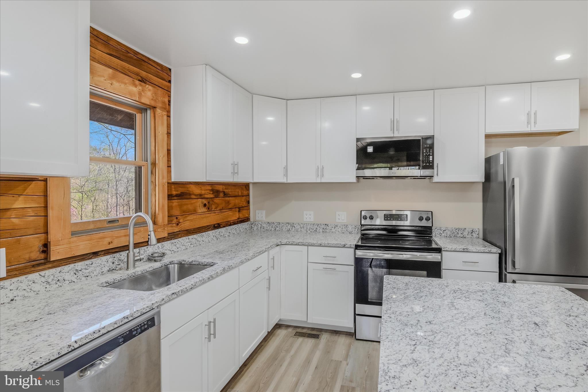 DOGWOOD RIDGE - Residential