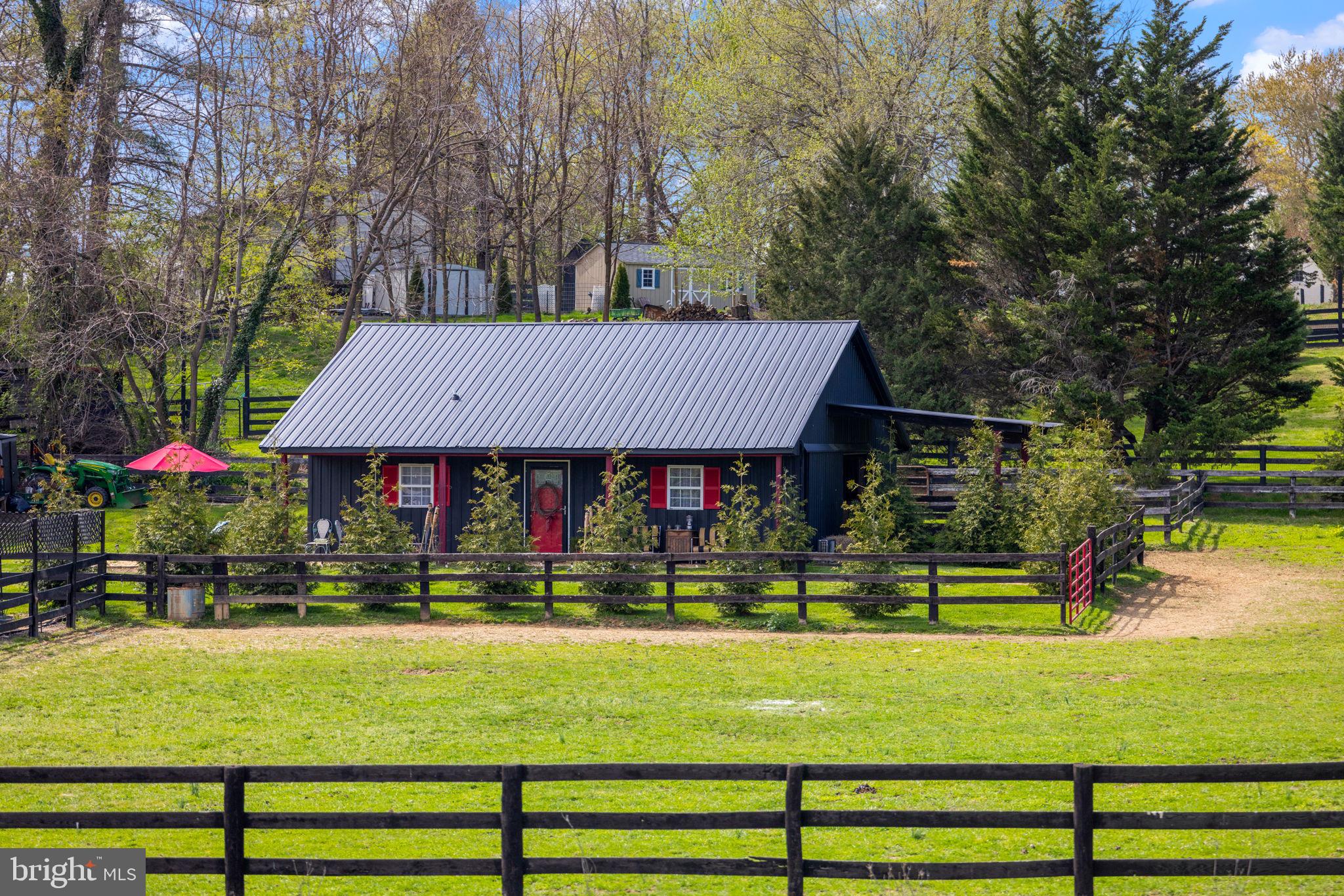 FOUR CHIMNEYS - Residential