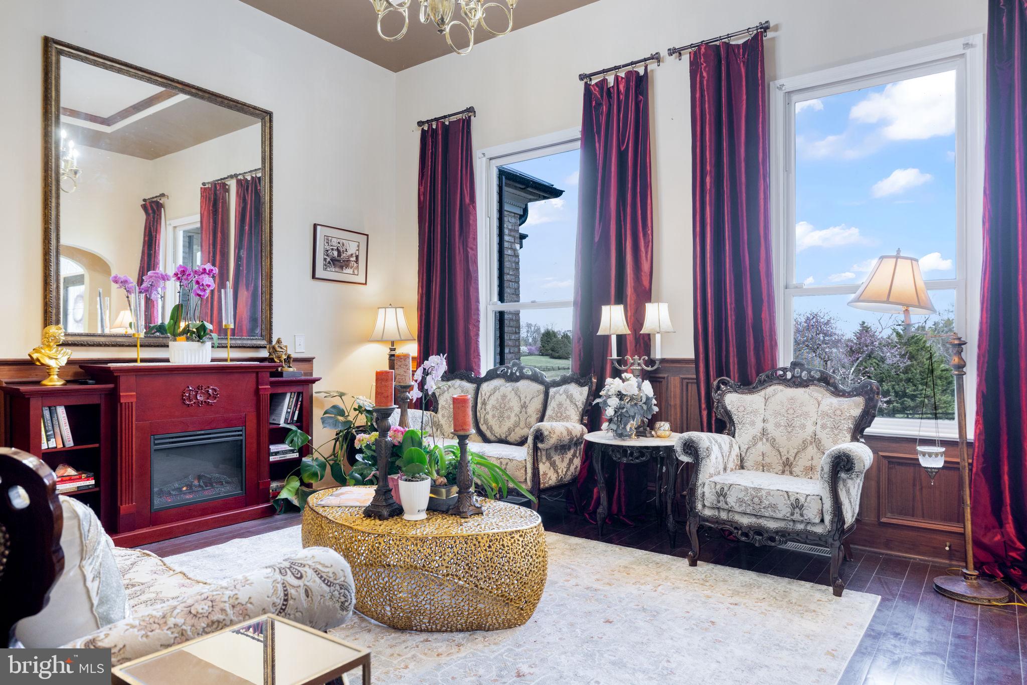 FOUR CHIMNEYS - Residential