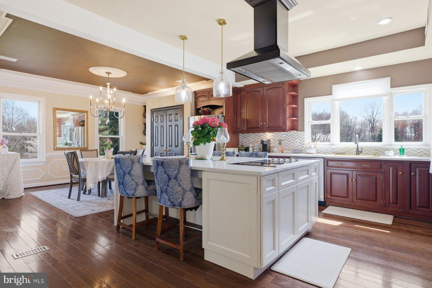 FOUR CHIMNEYS - Residential