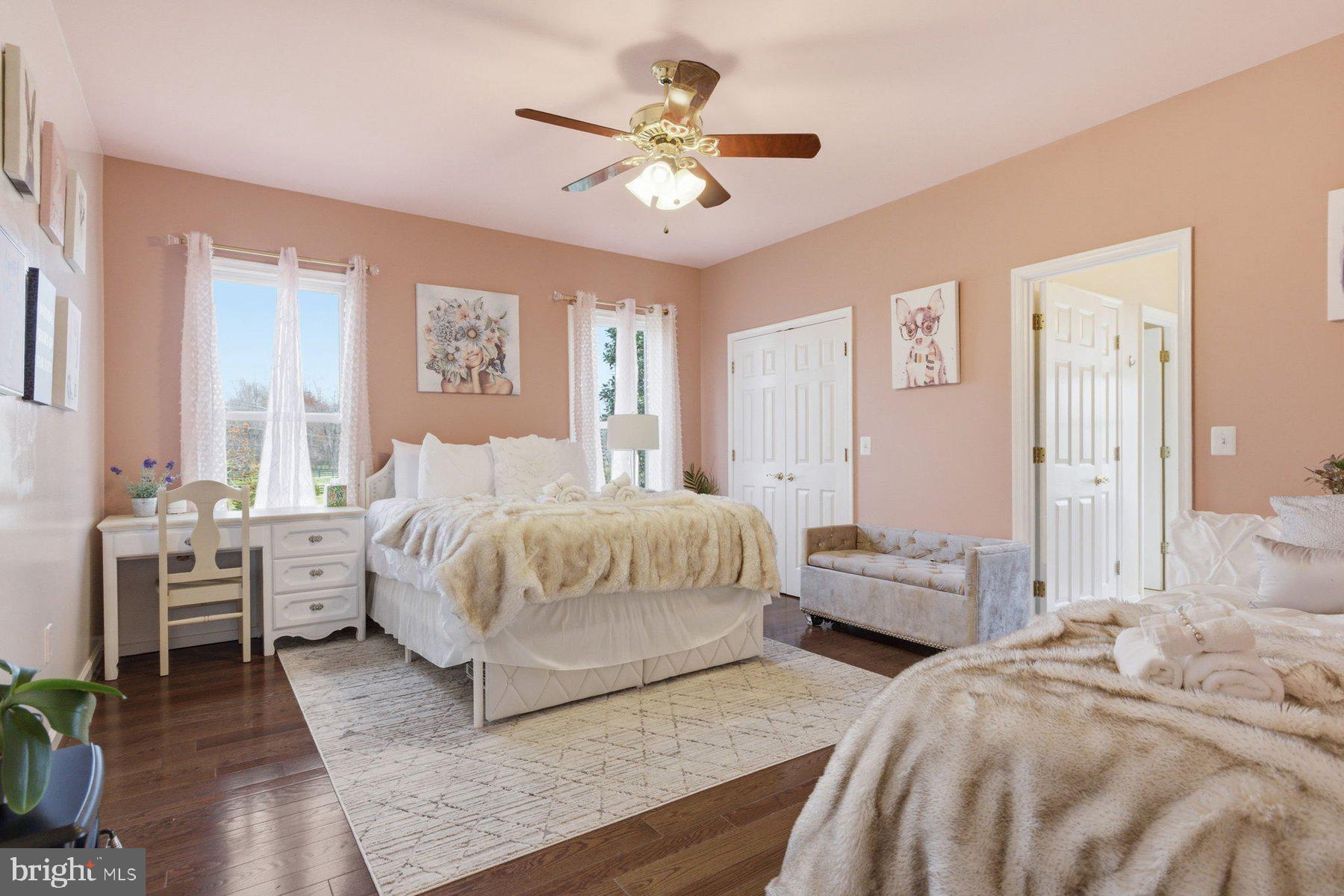 FOUR CHIMNEYS - Residential