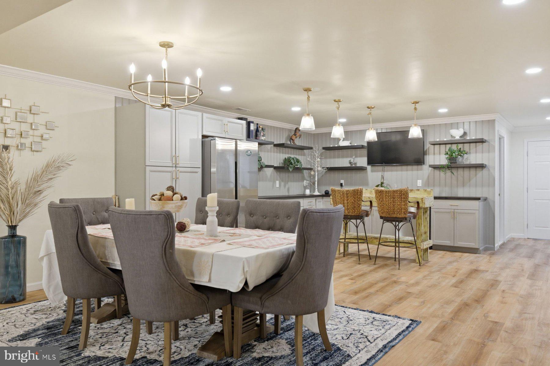 FOUR CHIMNEYS - Residential