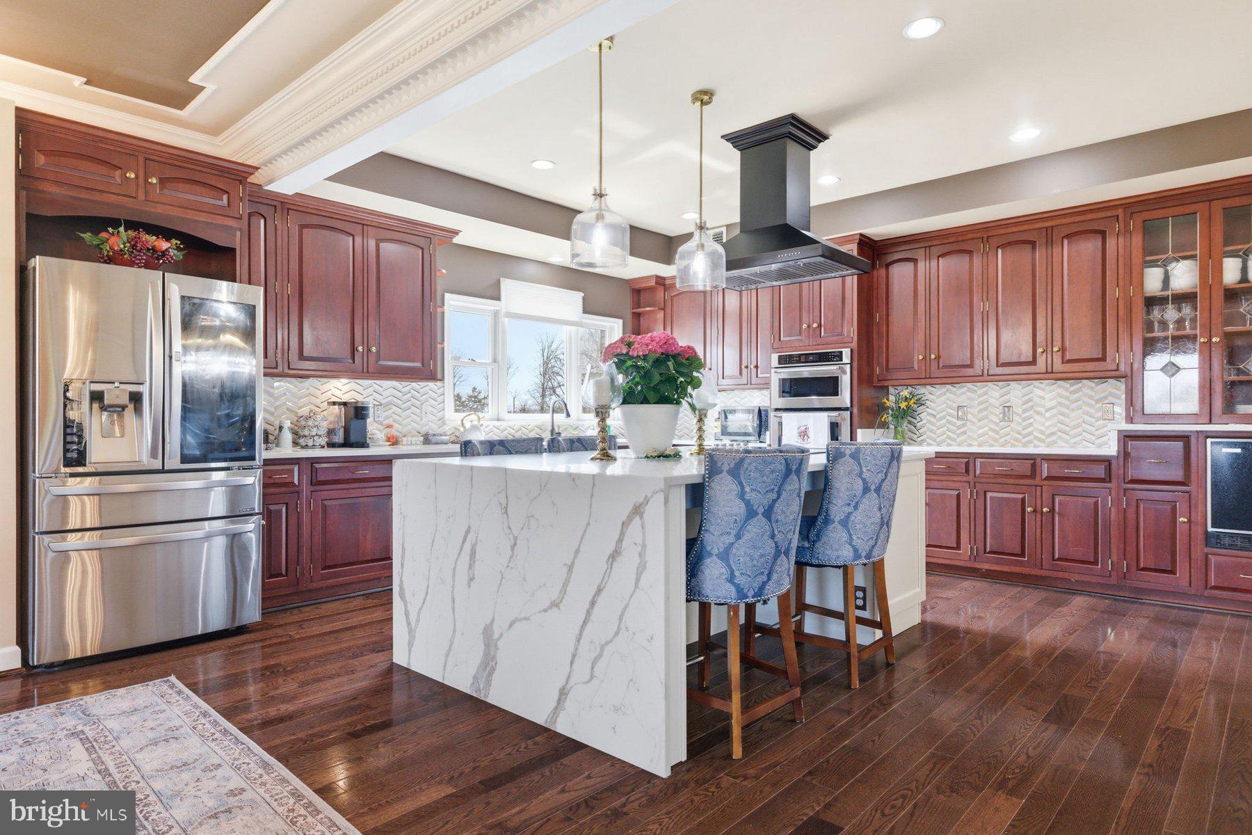 FOUR CHIMNEYS - Residential