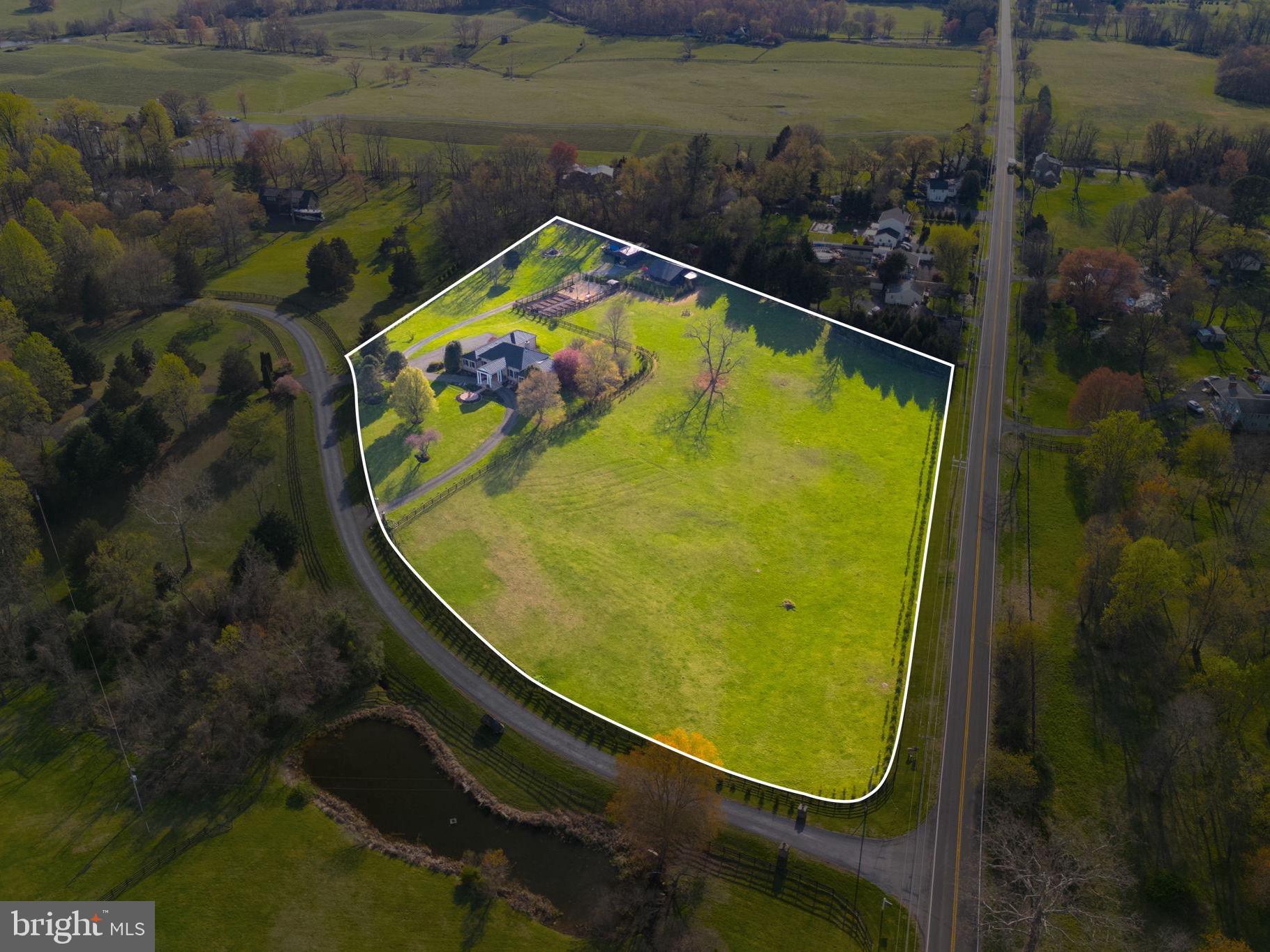 FOUR CHIMNEYS - Residential