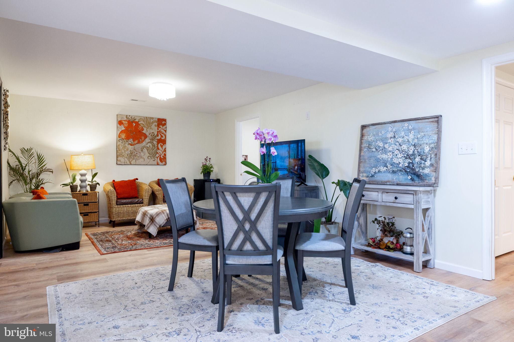 FOUR CHIMNEYS - Residential