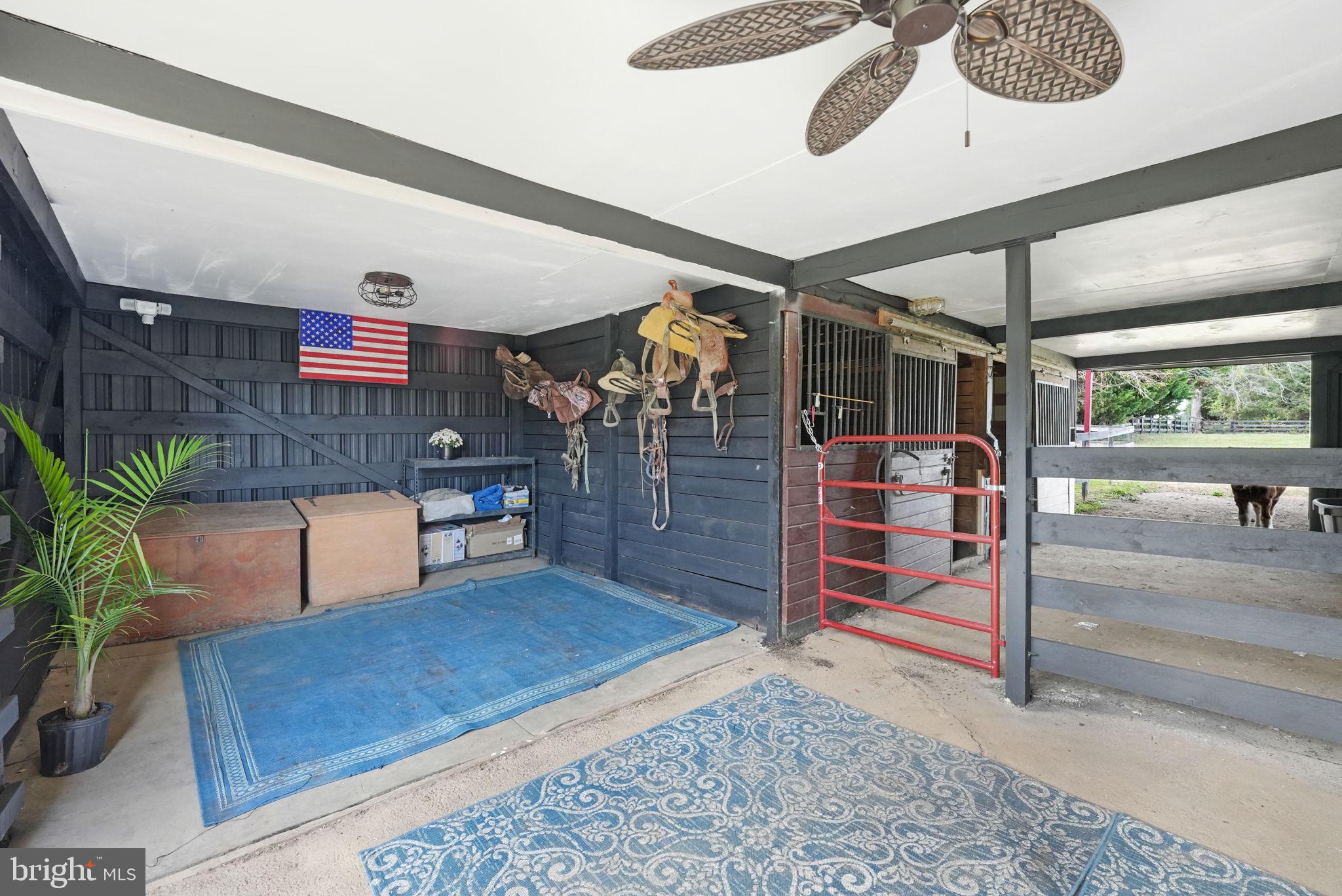 FOUR CHIMNEYS - Residential