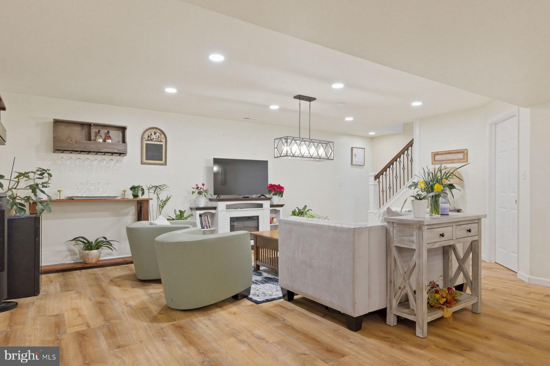 FOUR CHIMNEYS - Residential