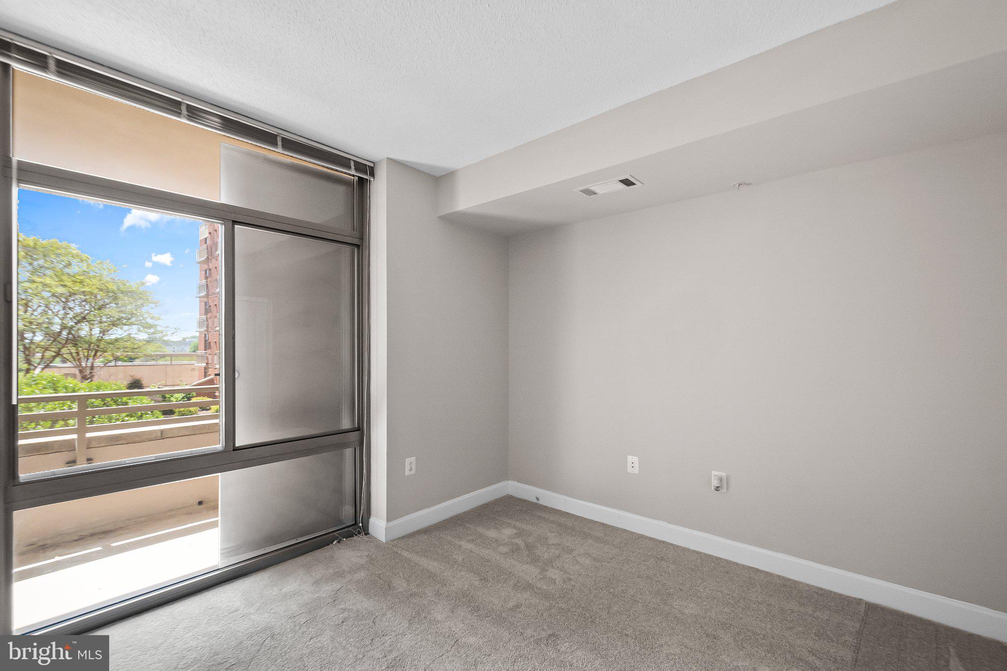 ECLIPSE ON CENTER PARK - Residential