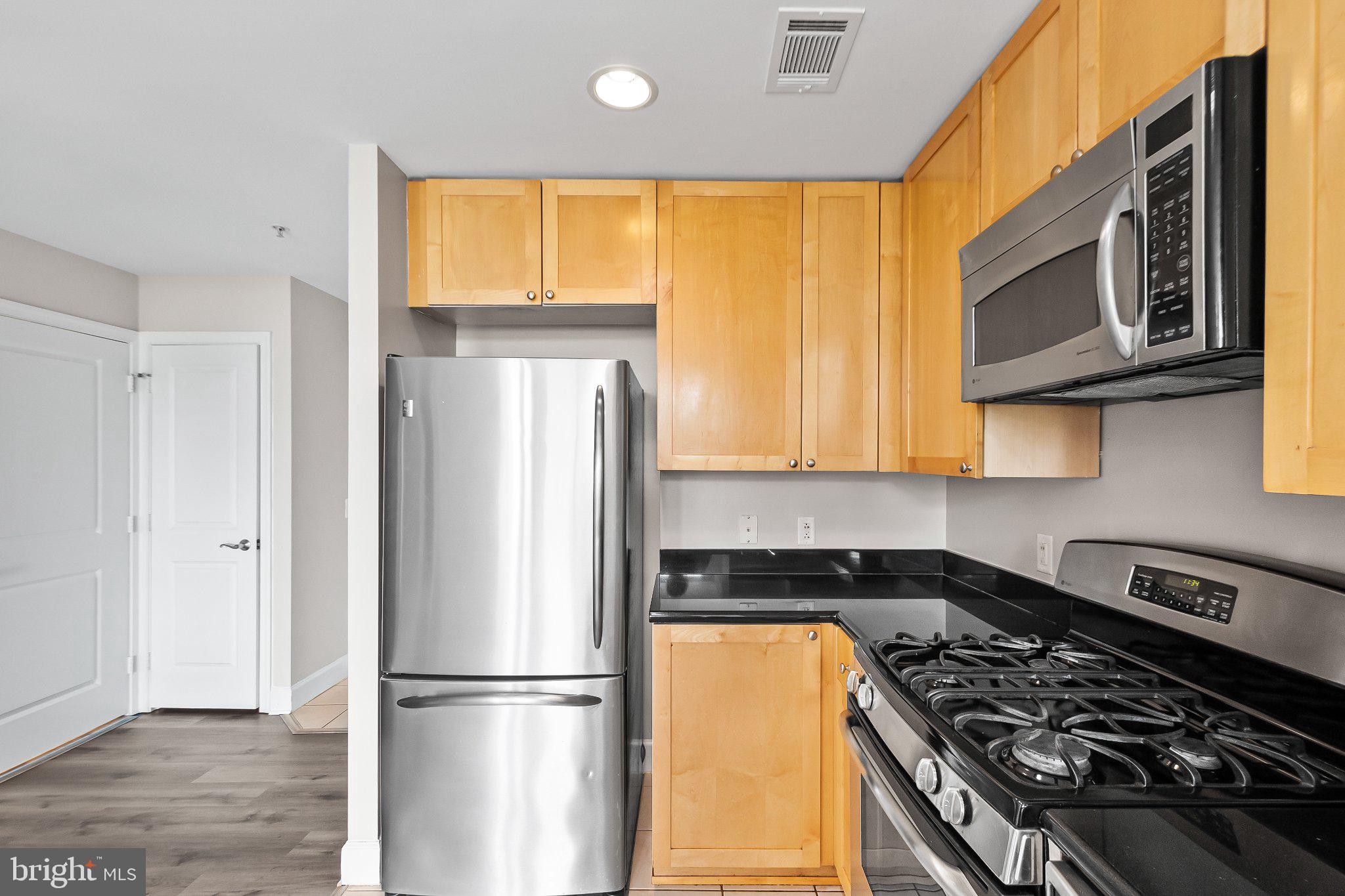 ECLIPSE ON CENTER PARK - Residential