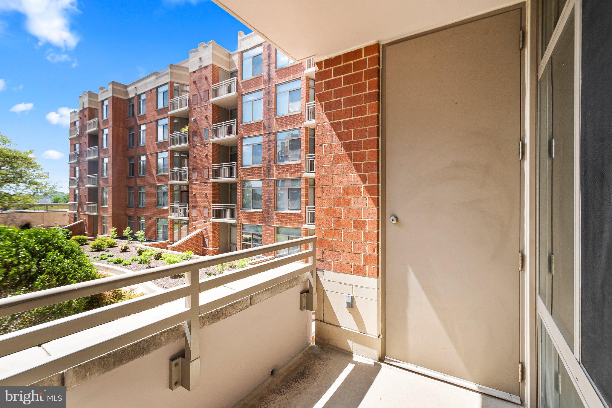 ECLIPSE ON CENTER PARK - Residential