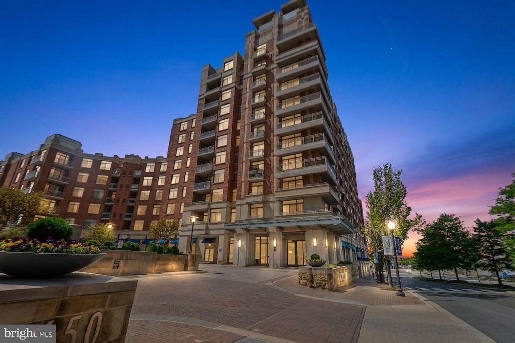 Photo of 3600 S Glebe Road #UNIT 330W, ARLINGTON, VA 22202 (MLS # VAAR2072320)