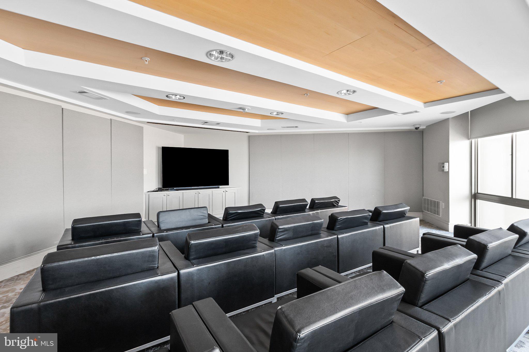 ECLIPSE ON CENTER PARK - Residential