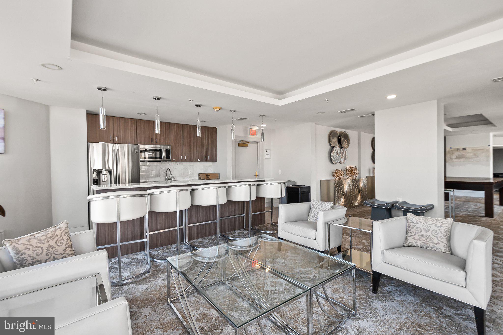 ECLIPSE ON CENTER PARK - Residential