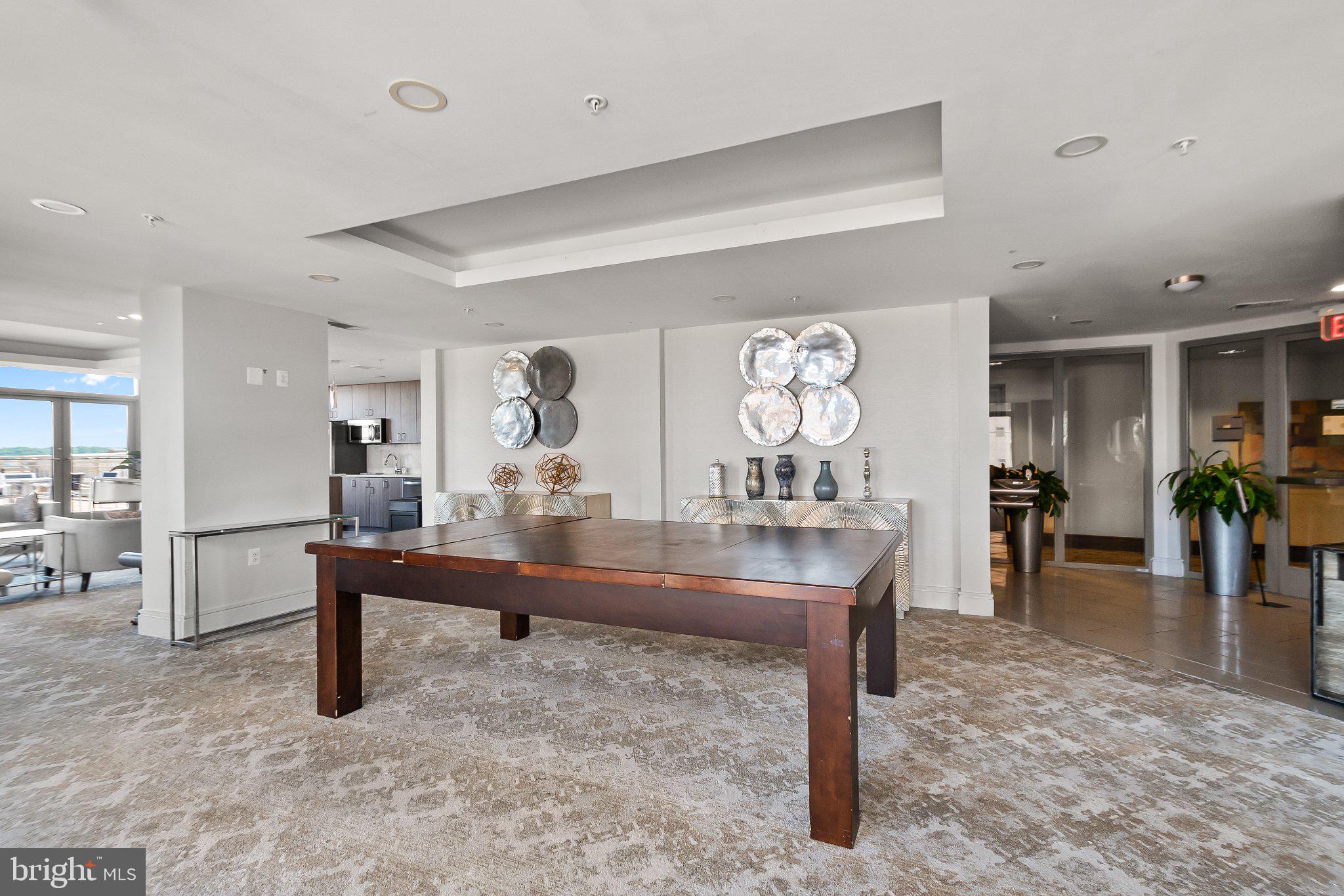 ECLIPSE ON CENTER PARK - Residential