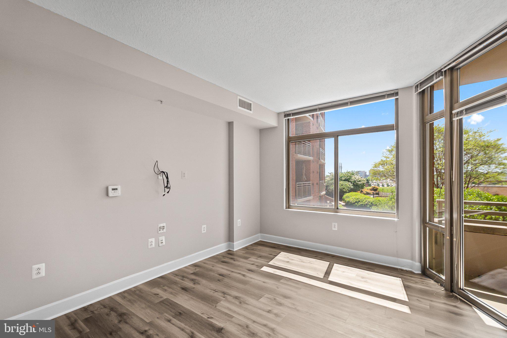 ECLIPSE ON CENTER PARK - Residential